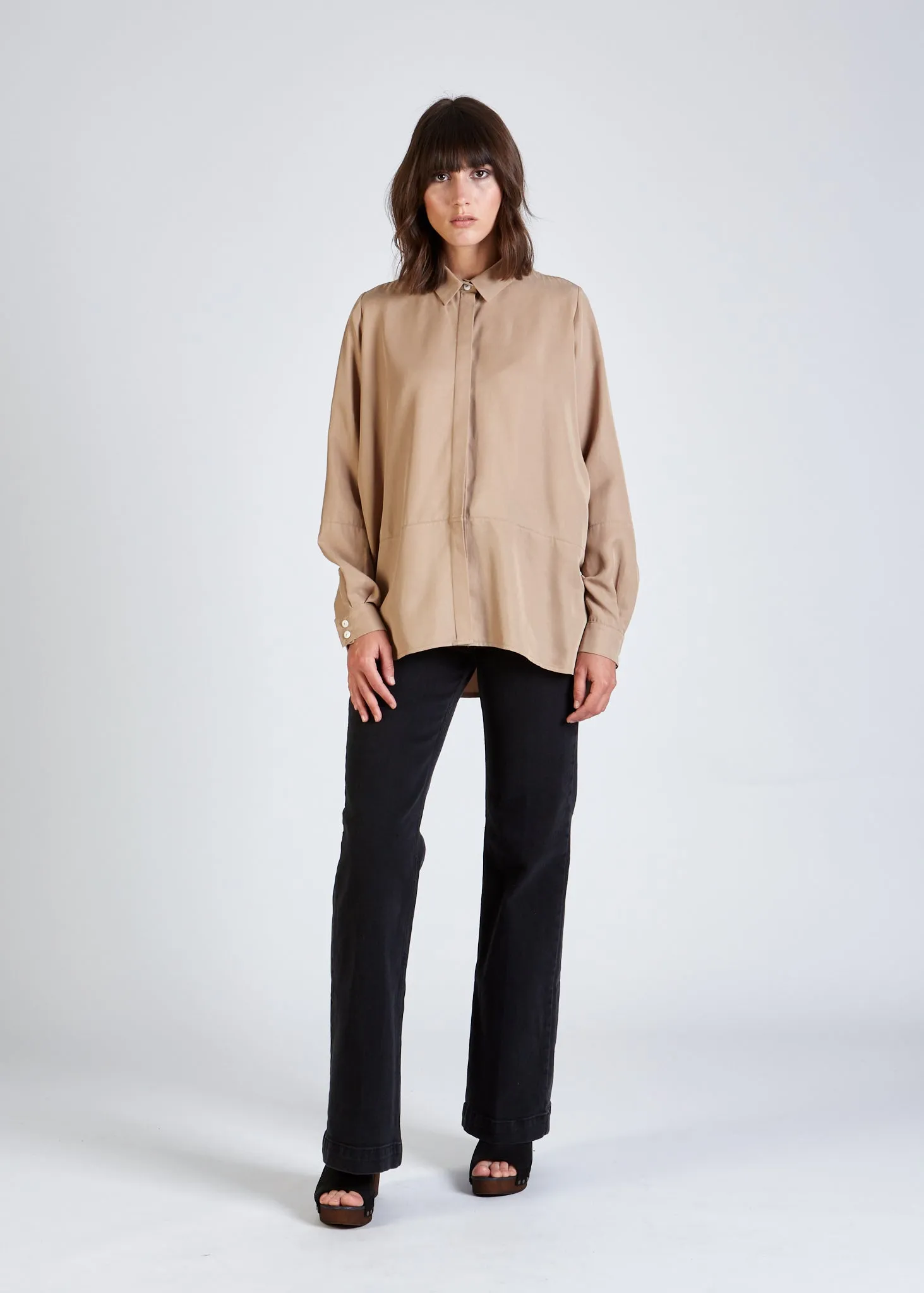 Blouse IVY made from TENCEL™ Lyocell - Light Camel (Tencel) Givn Berlin