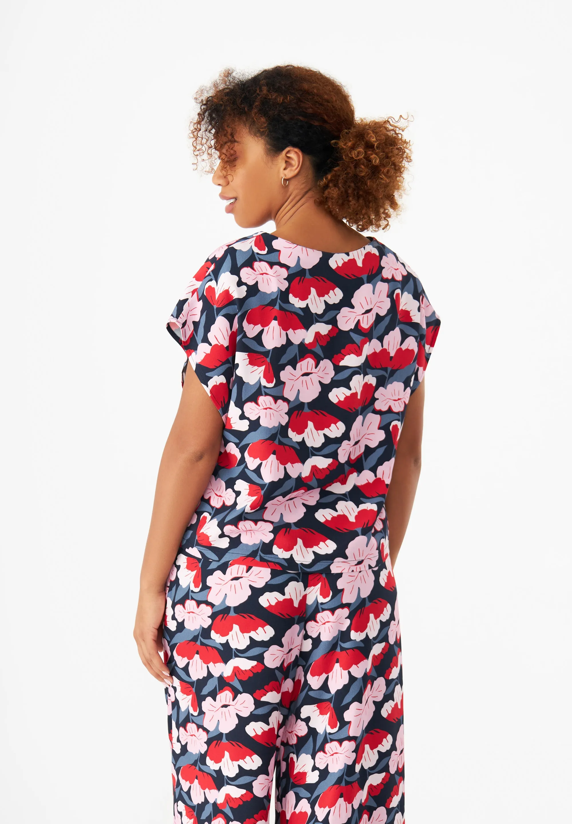 Blouse Shirt GBRUBY Relaxed Fit From LENZING™ ECOVERO™ - Red / Pink (Flowers) Givn Berlin