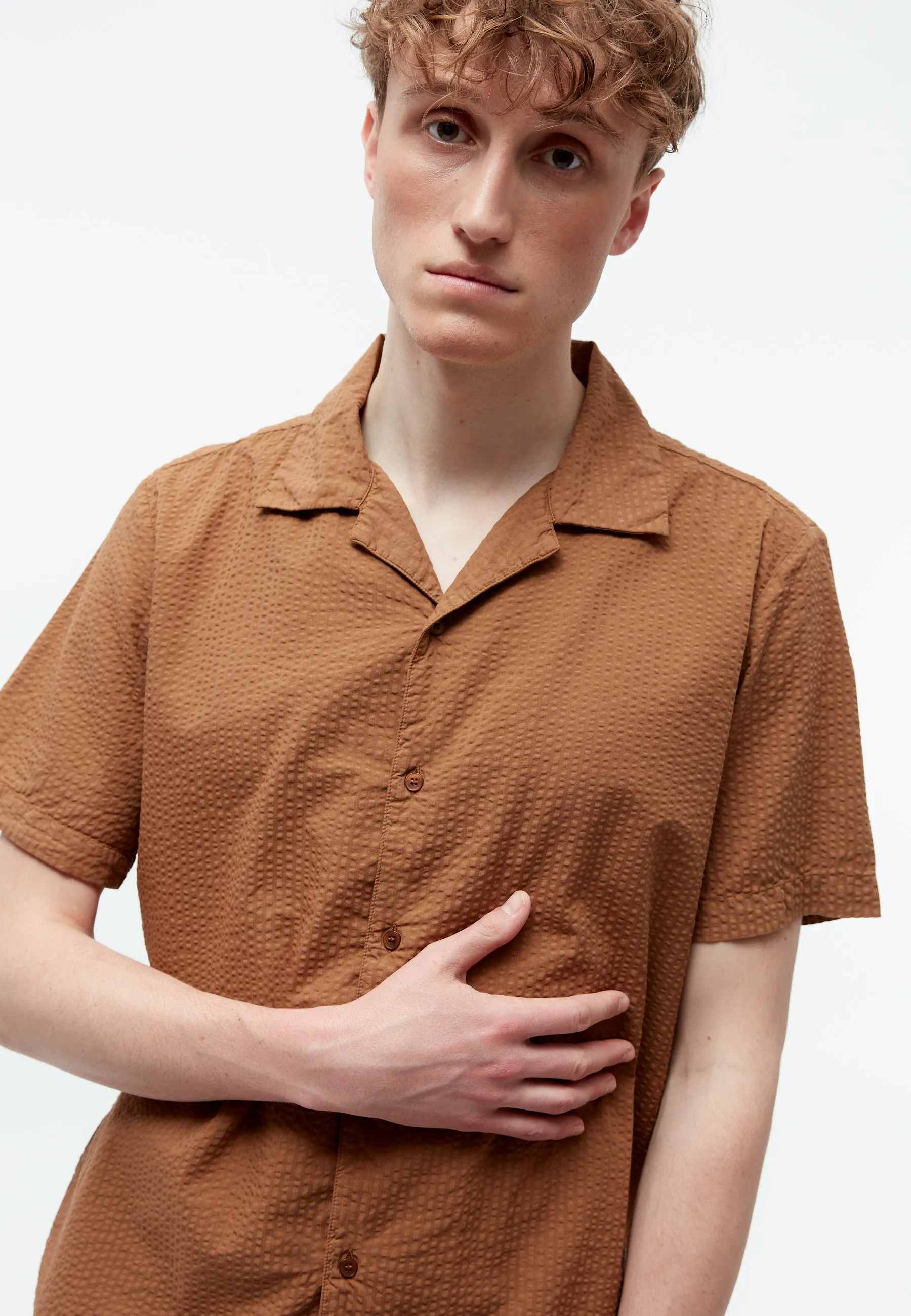 Bowling-Shirt GBBARIK out of Seersucker organic cotton Givn Berlin