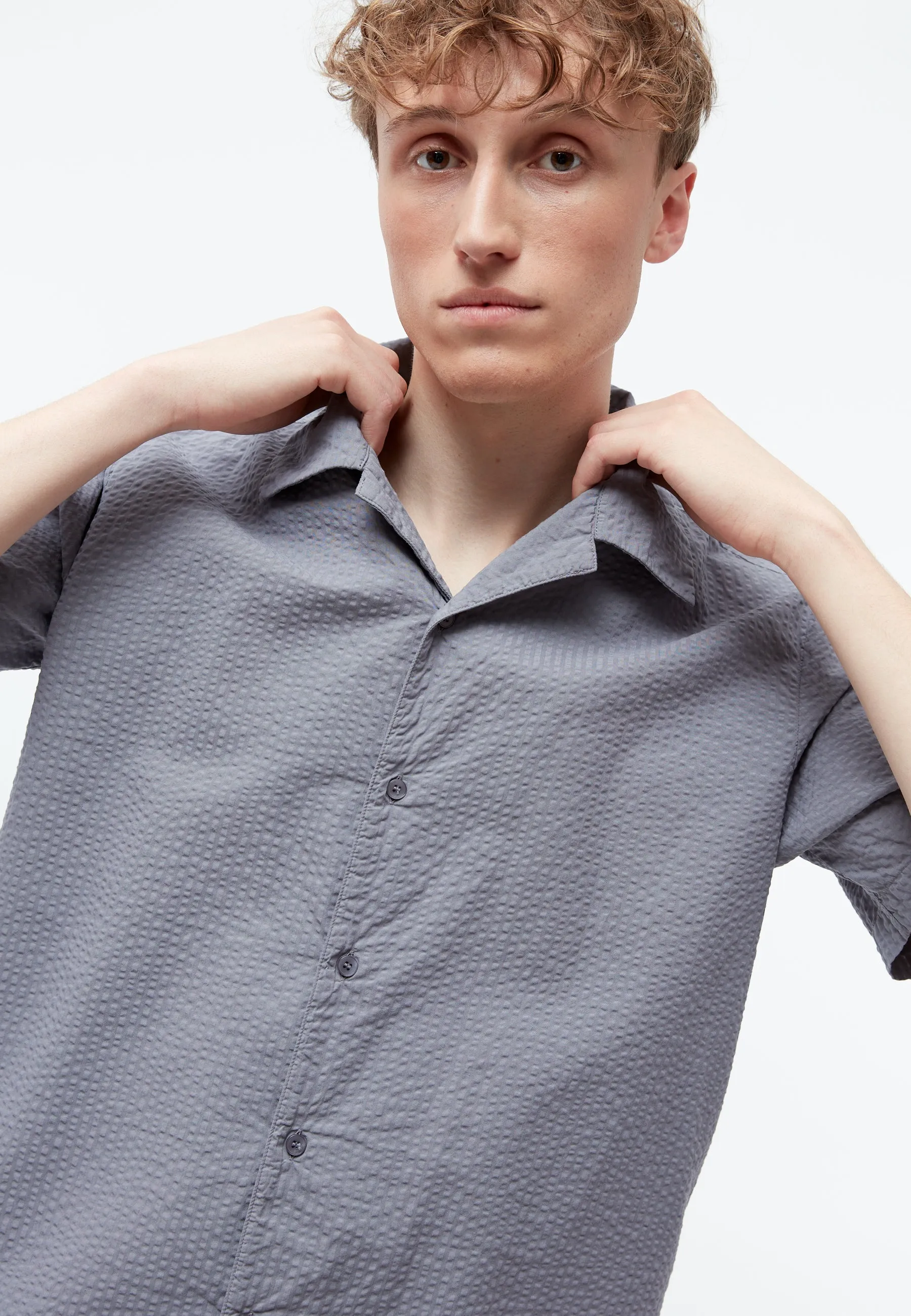 Bowling-Shirt GBBARIK out of Seersucker organic cotton Givn Berlin
