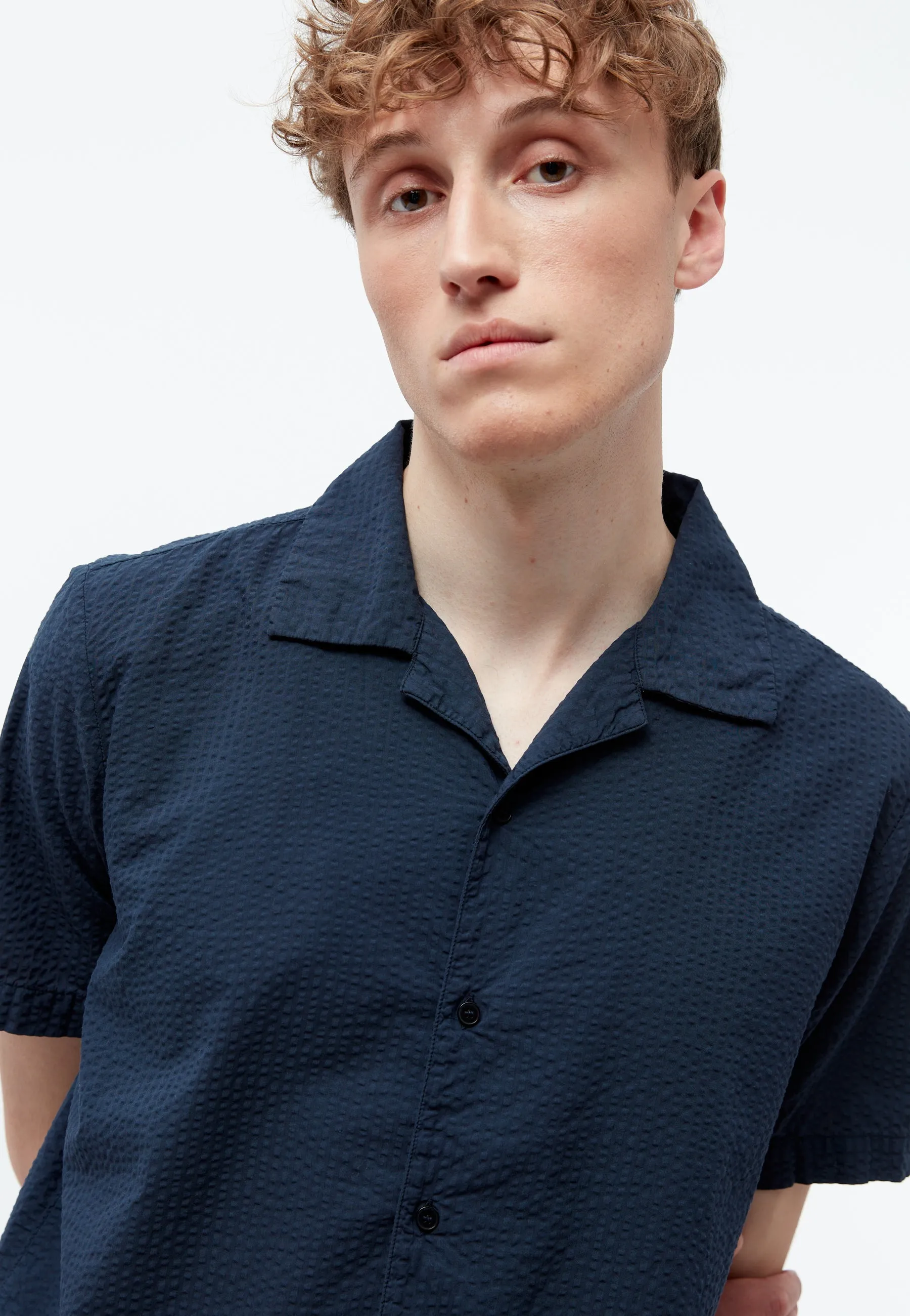 Bowling-Shirt GBBARIK out of Seersucker organic cotton Givn Berlin