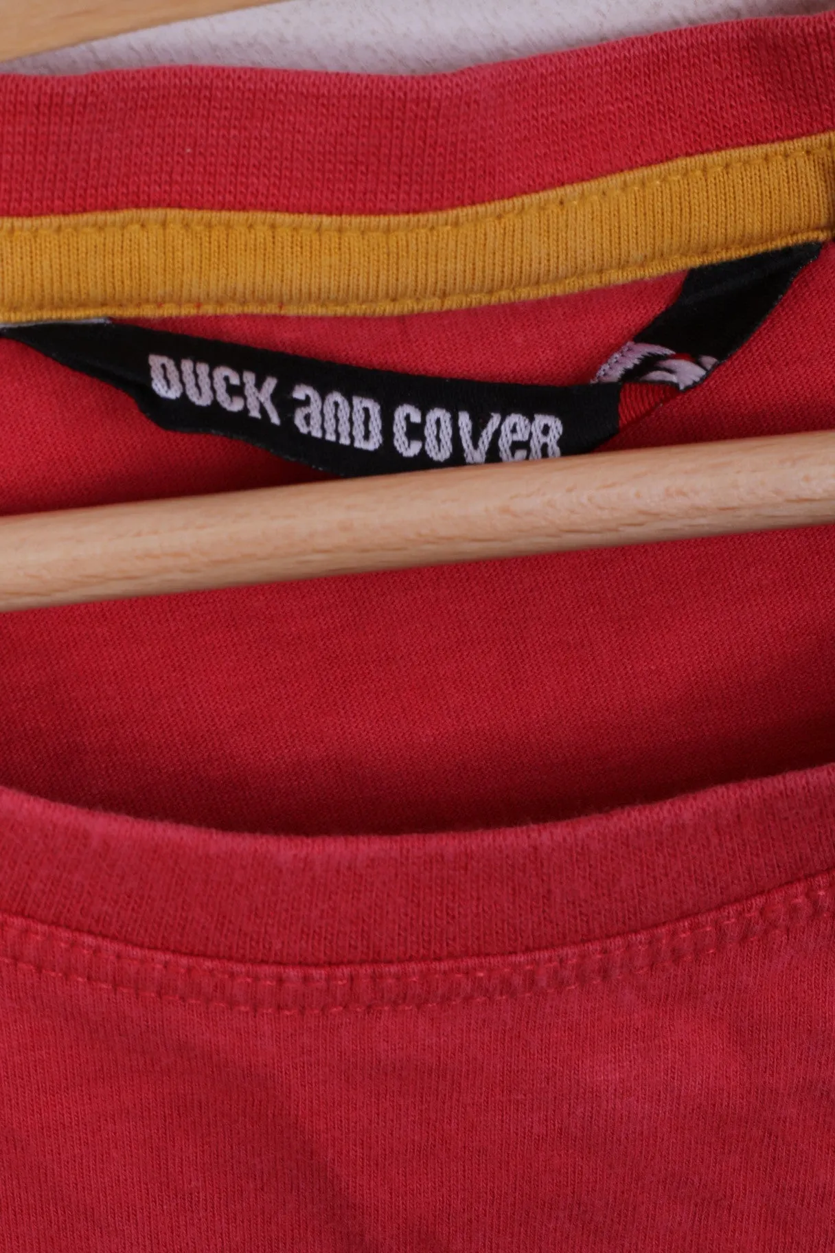 DUCK AND COVER Mens XL T-Shirt Red Cotton  Logo Crew Neck Short Sleeve