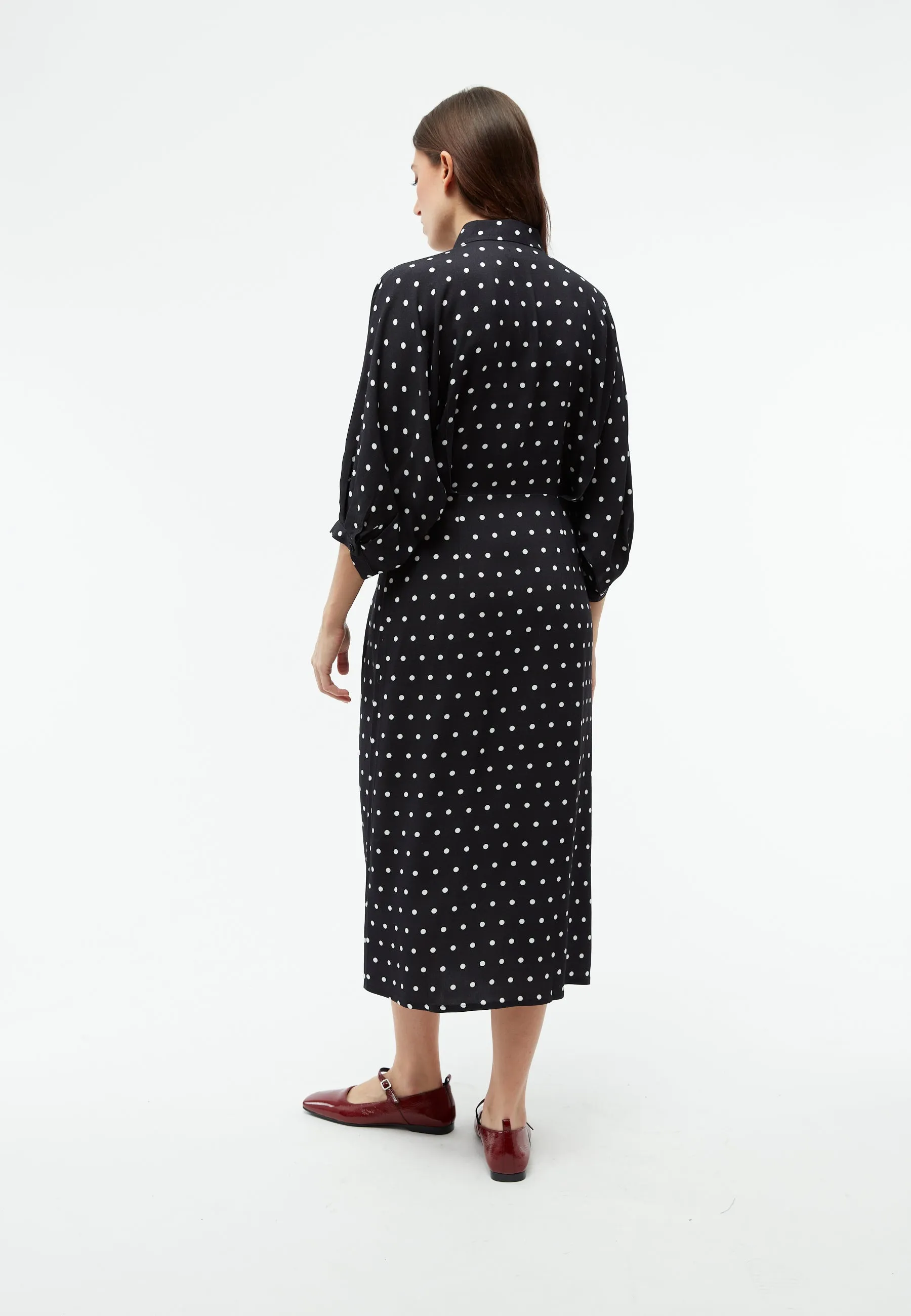 Fitted dress GBNATALINA from LENZING™ ECOVERO™ with decorative pleats - Black / White (Polkadots) Givn Berlin