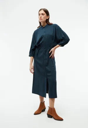 Fitted dress GBNATALINA from LENZING™ ECOVERO™ with decorative pleats - Midnight Blue Givn Berlin