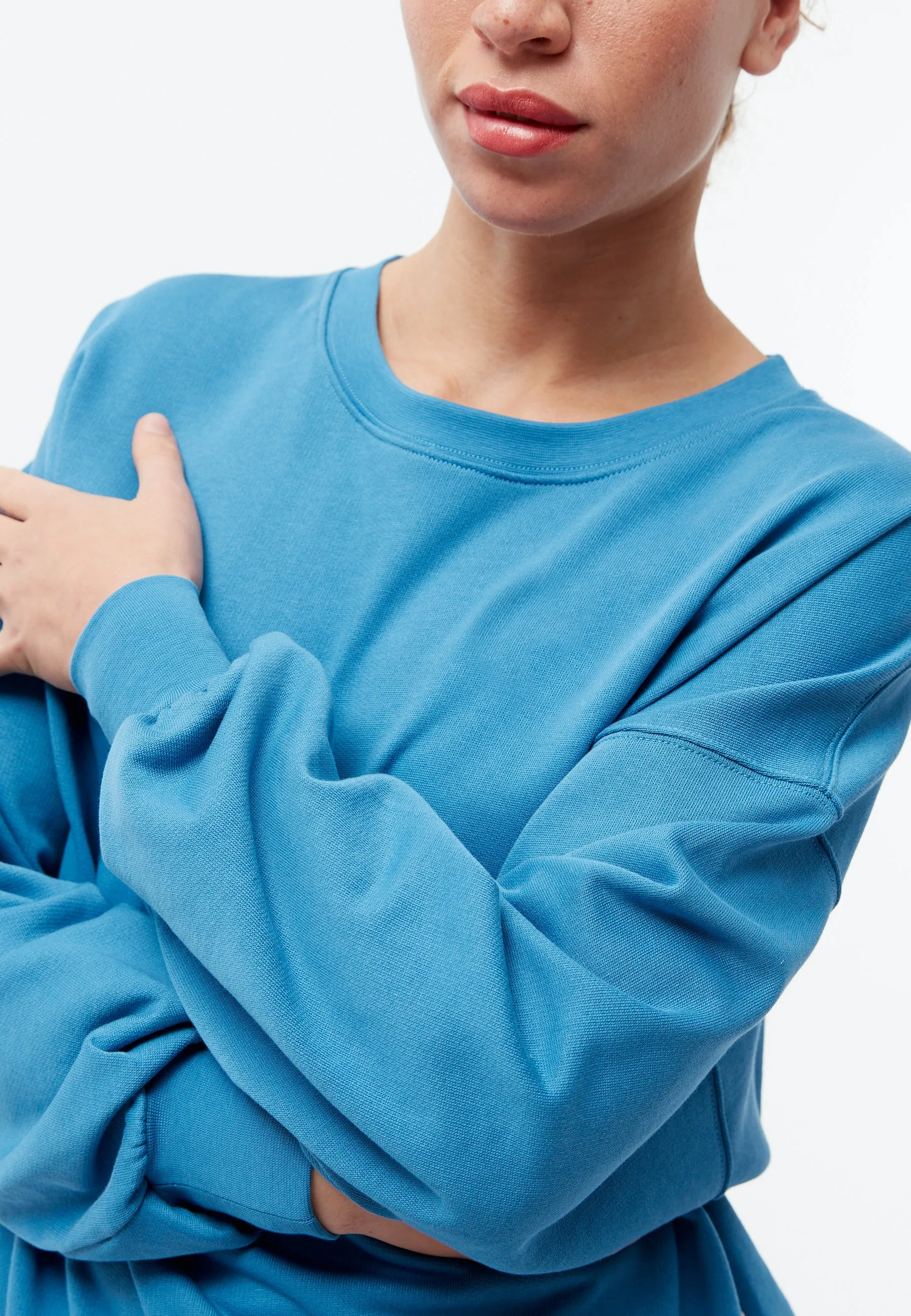 GBARIANA oversize sweater made from organic cotton - Gentle Blue Givn Berlin