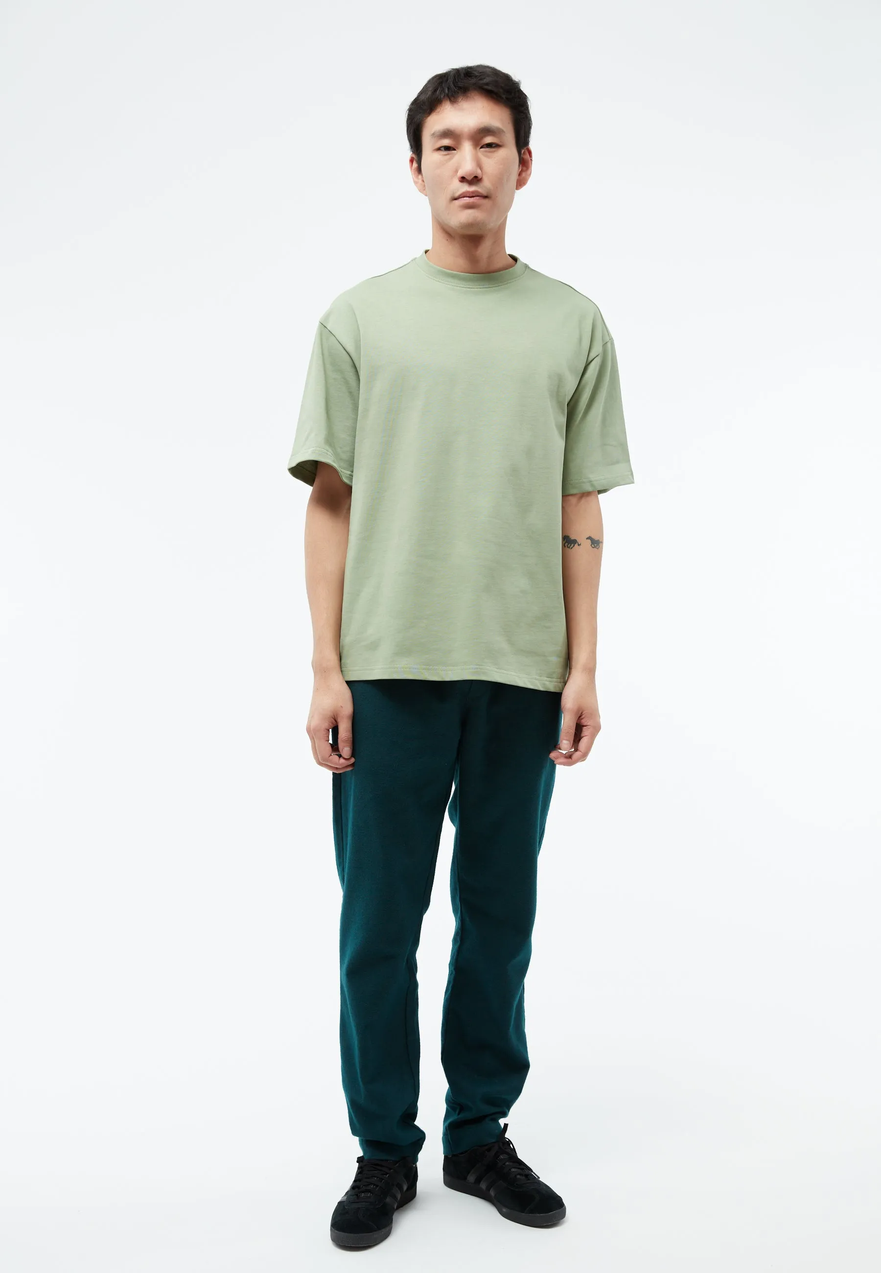 GBCLIFF Heavyweight T-shirt made from organic cotton - Absinthe Green Givn Berlin
