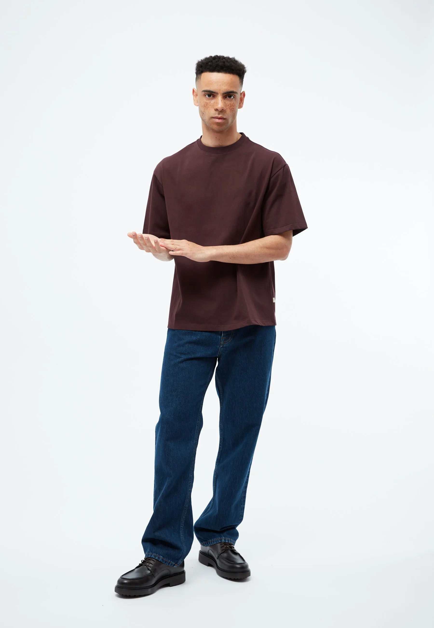 GBCLIFF Heavyweight T-shirt made from organic cotton - Midnight Plum Givn Berlin