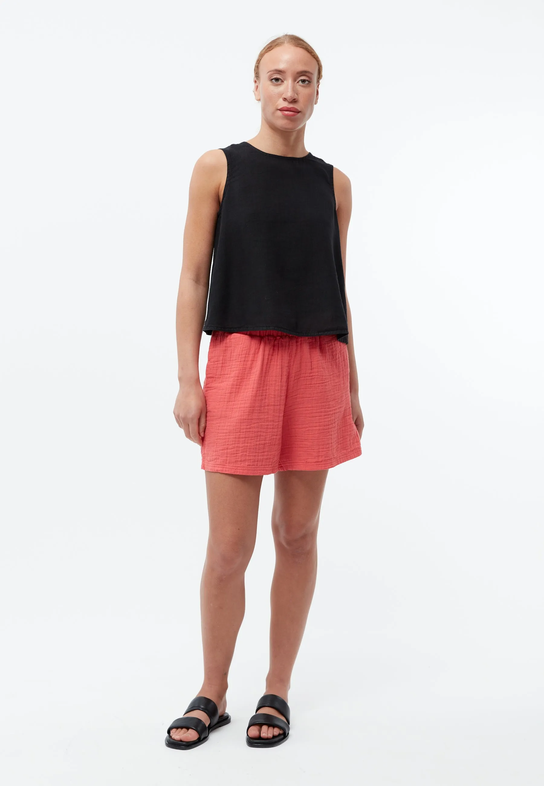 GBDOROTHY linen top with asymmetric back - Black (Linen) Givn Berlin