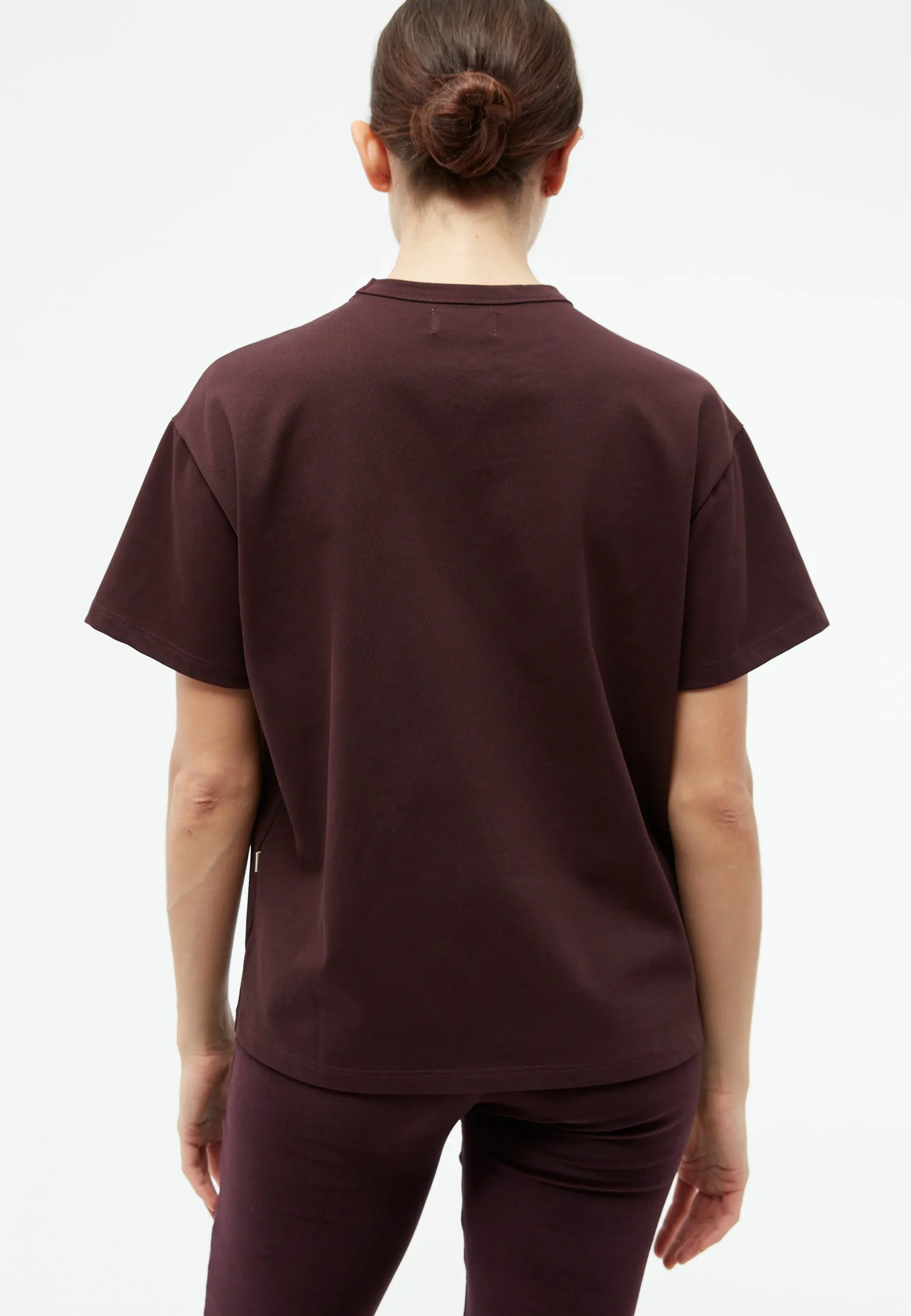 GBELLIE Heavyweight T-shirt made from organic cotton - Midnight Plum Givn Berlin