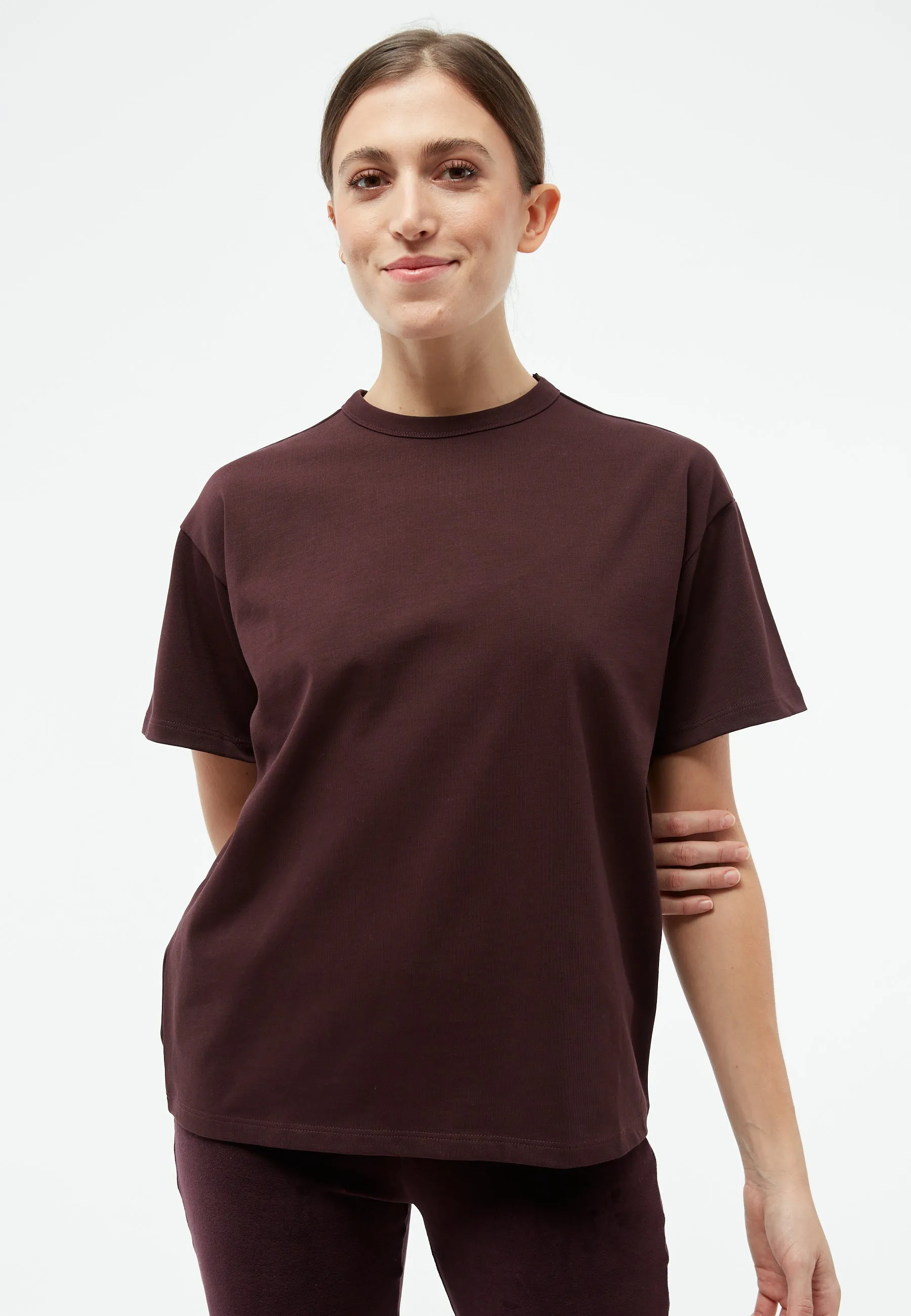 GBELLIE Heavyweight T-shirt made from organic cotton - Midnight Plum Givn Berlin