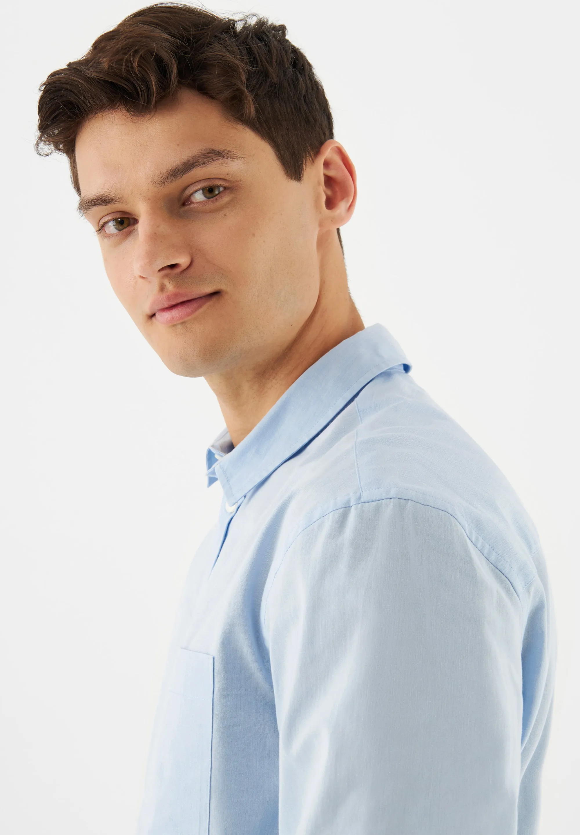 GBFRANCIS organic cotton shirt with classic turn-down collar - Ice Blue (Melange) Givn Berlin