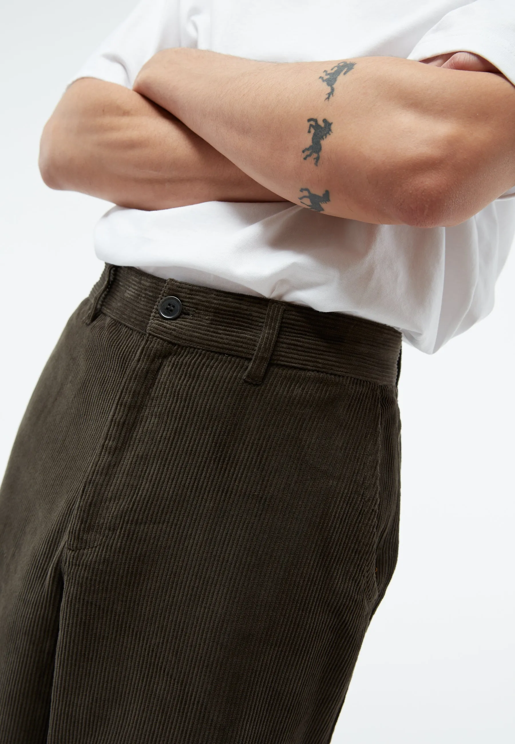 GBKLAAS corduroy trousers in organic cotton with wide leg - Dark Olive (corduroy) Givn Berlin