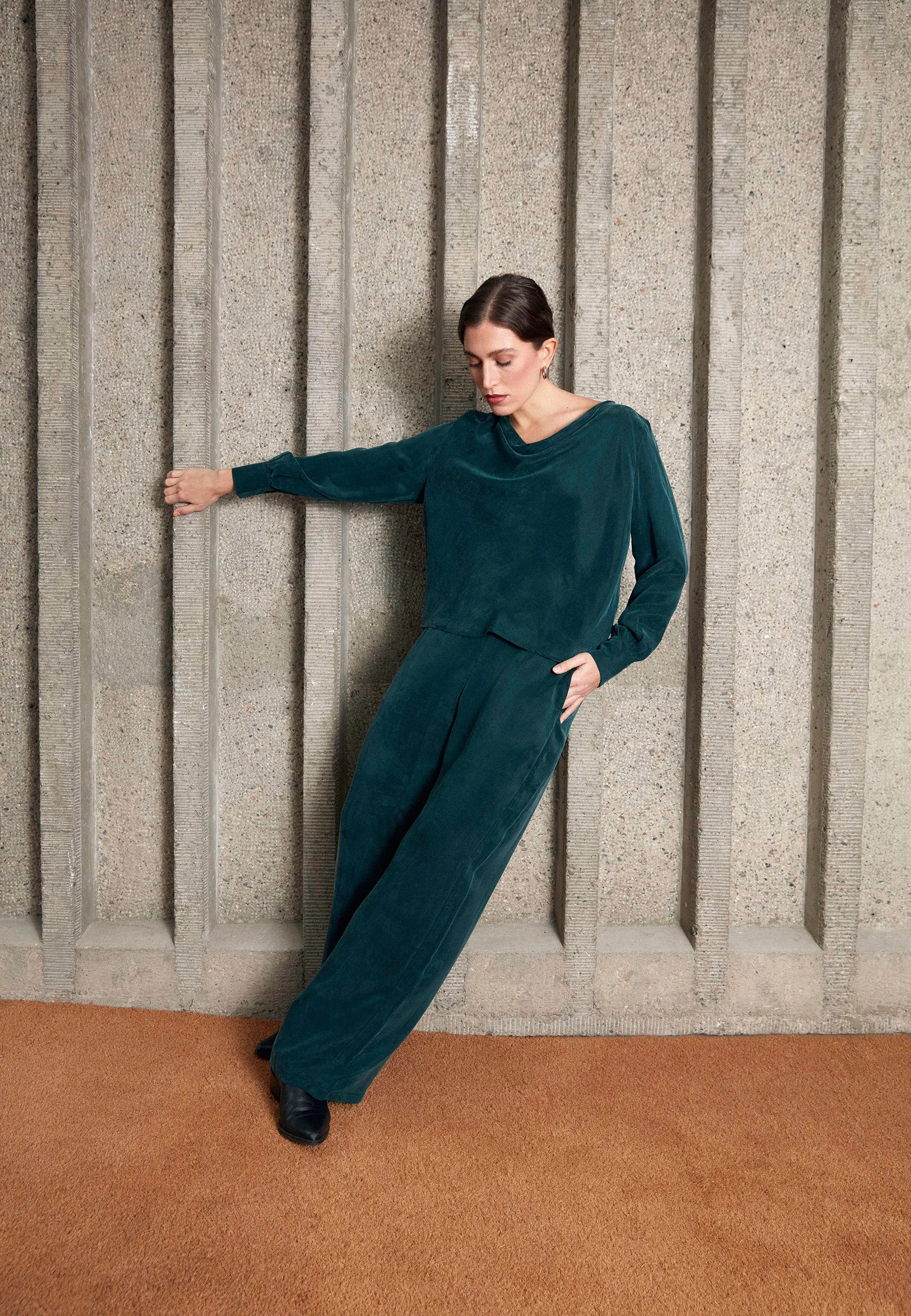 GBMARLA trousers in cupro (Bemberg™) with wide leg - Dark Teal Givn Berlin