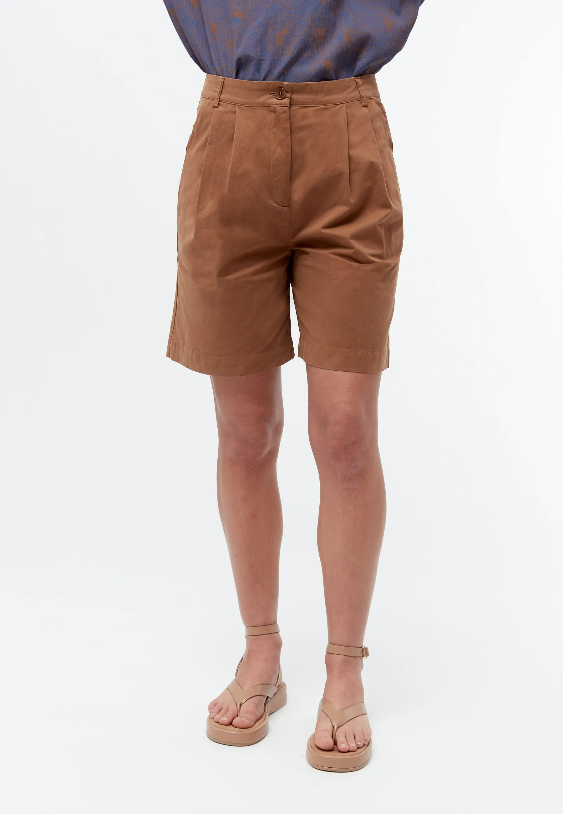 GBORLANDA shorts made from organic cotton twill - Pecan Brown Givn Berlin