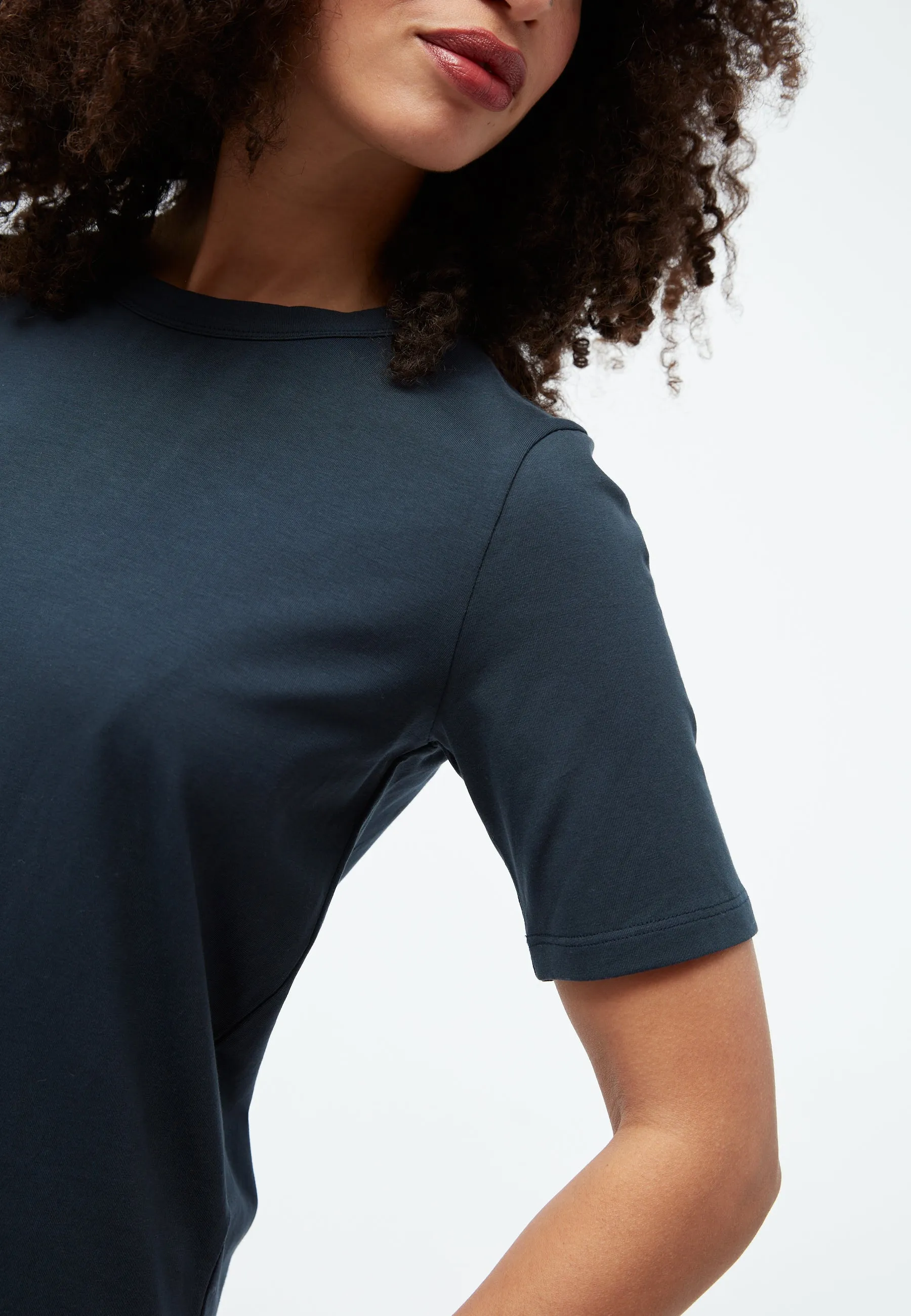 GBRUTH T-shirt made from organic cotton - Midnight Blue Givn Berlin