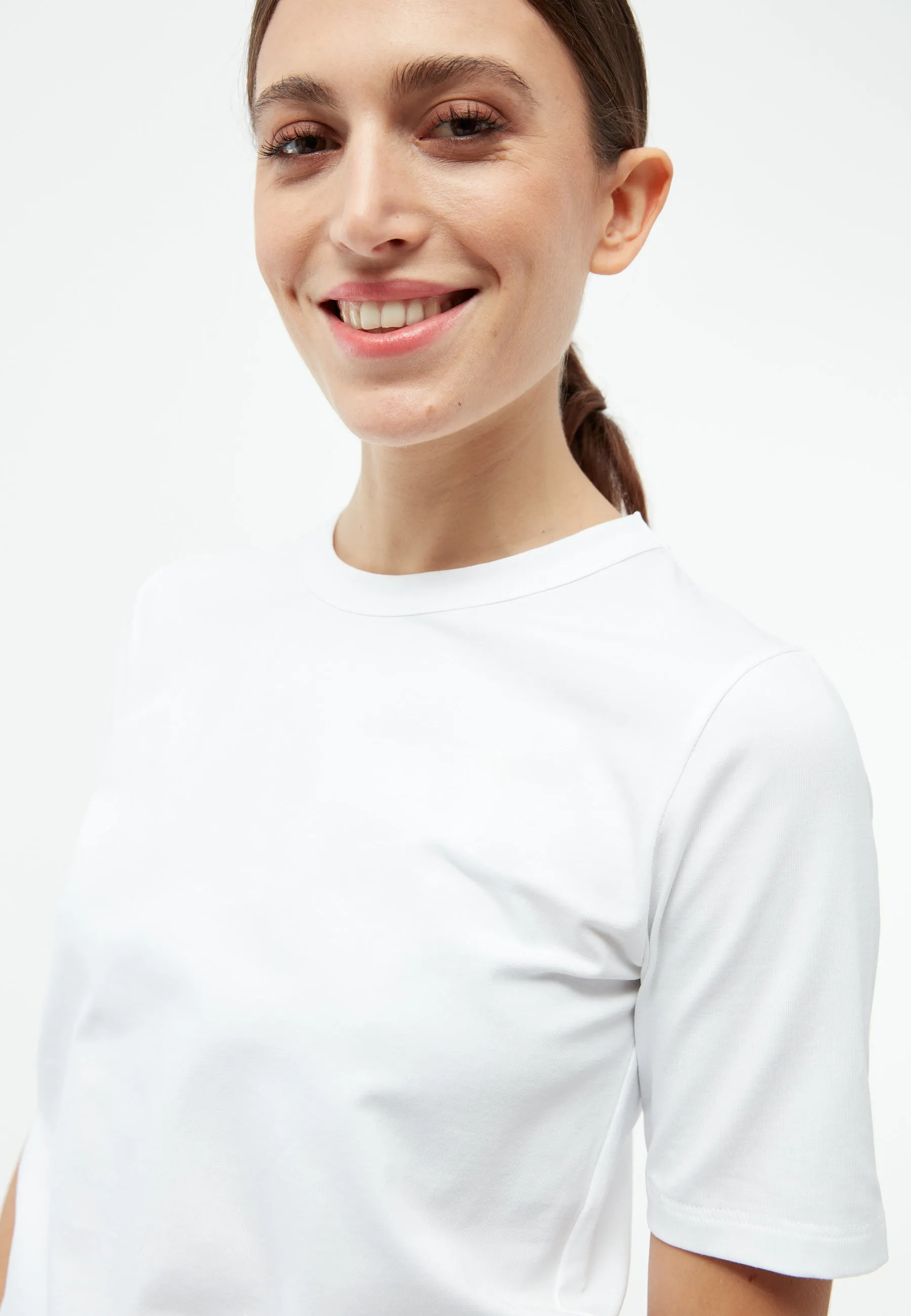 GBRUTH T-shirt made from organic cotton - White Givn Berlin