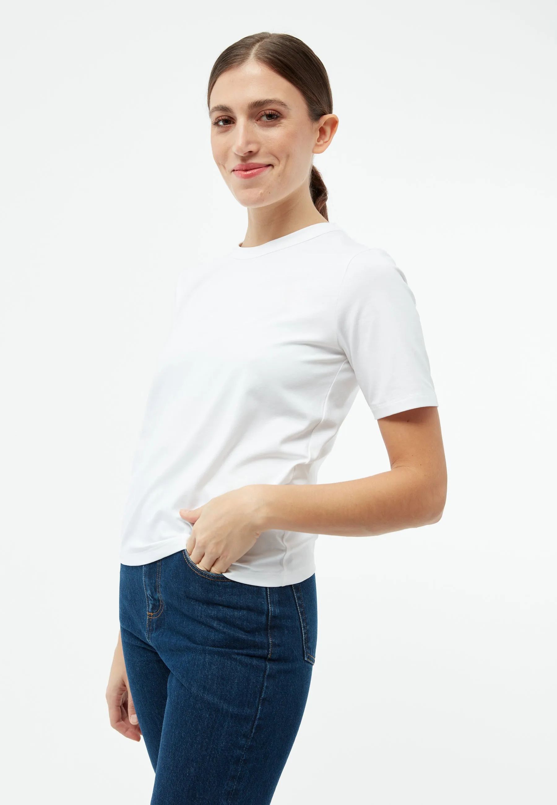 GBRUTH T-shirt made from organic cotton - White Givn Berlin