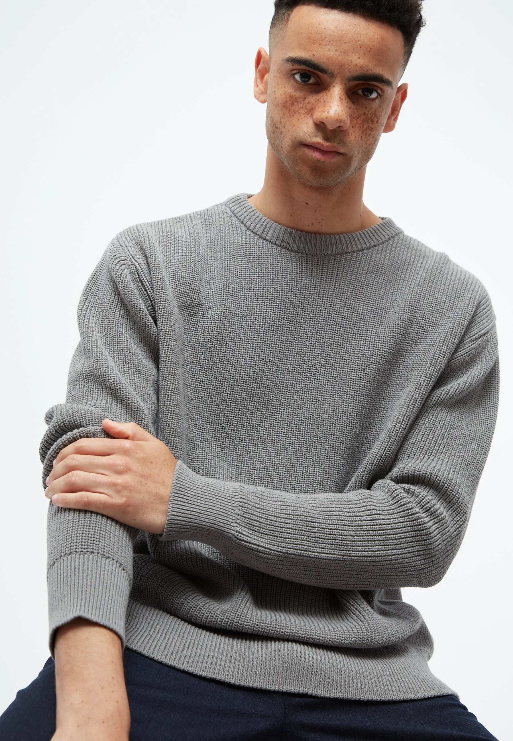 Knitted sweater GBBRENDAN loose fit made from organic cotton - Graphite Grey Givn Berlin