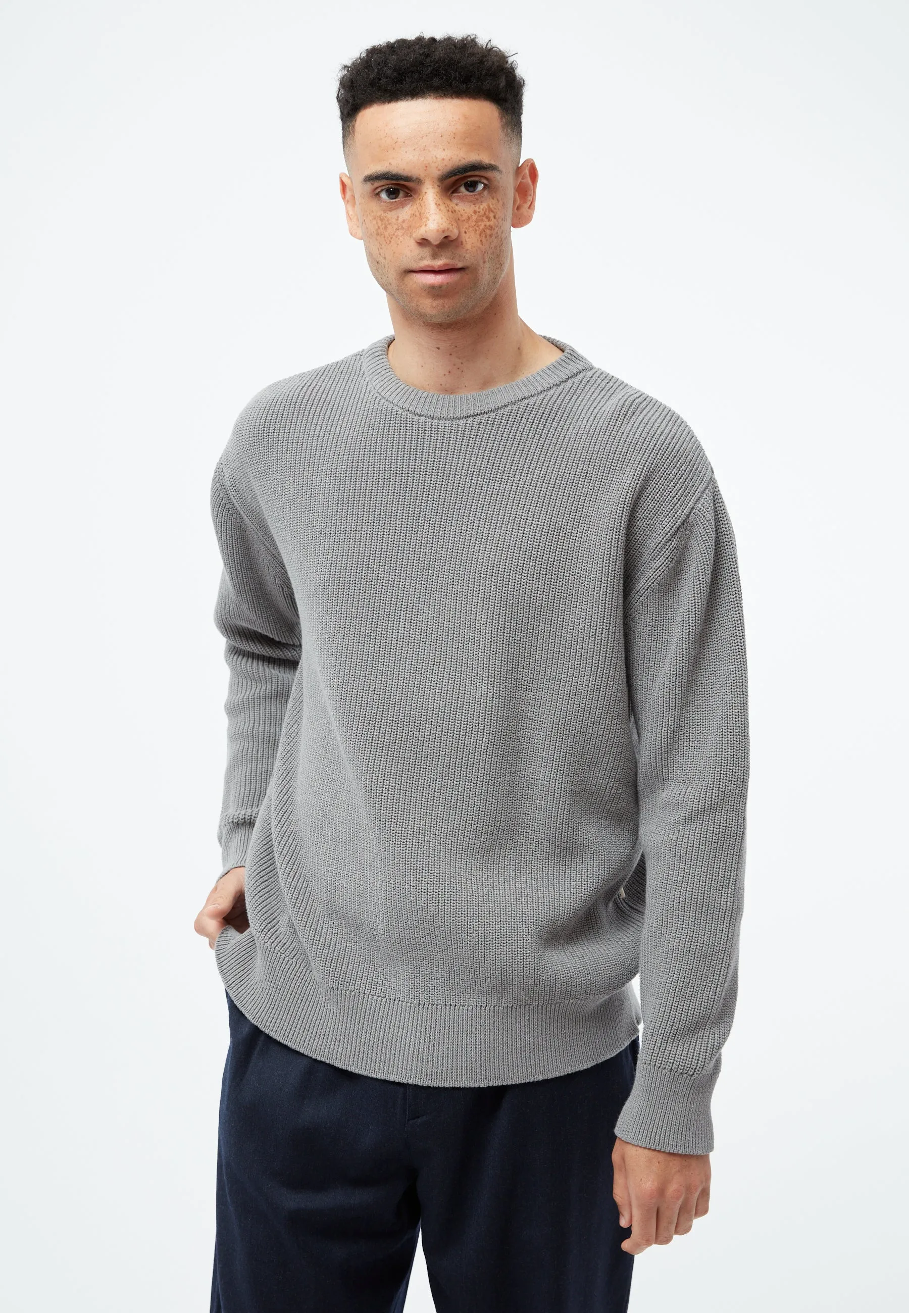 Knitted sweater GBBRENDAN loose fit made from organic cotton - Graphite Grey Givn Berlin