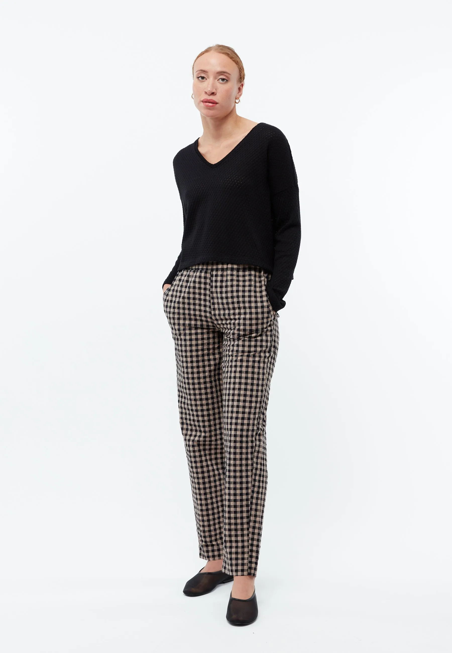 Knitted sweater GBLILLE cropped made from organic cotton in a jacquard pattern - Black (Jacquard) Givn Berlin