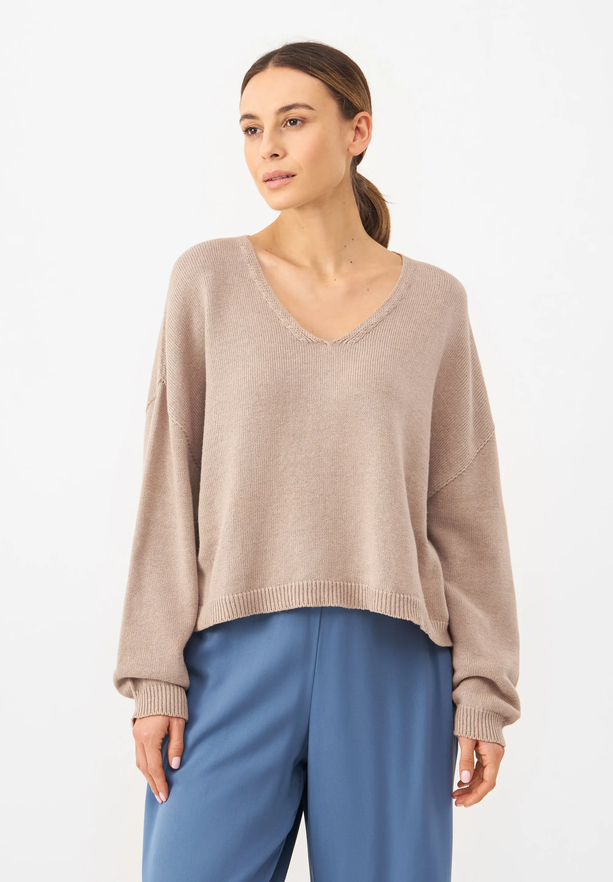 Knitted Sweater GBLINNEA Relaxed Fit Made From Organic Cotton - Light Brown Givn Berlin