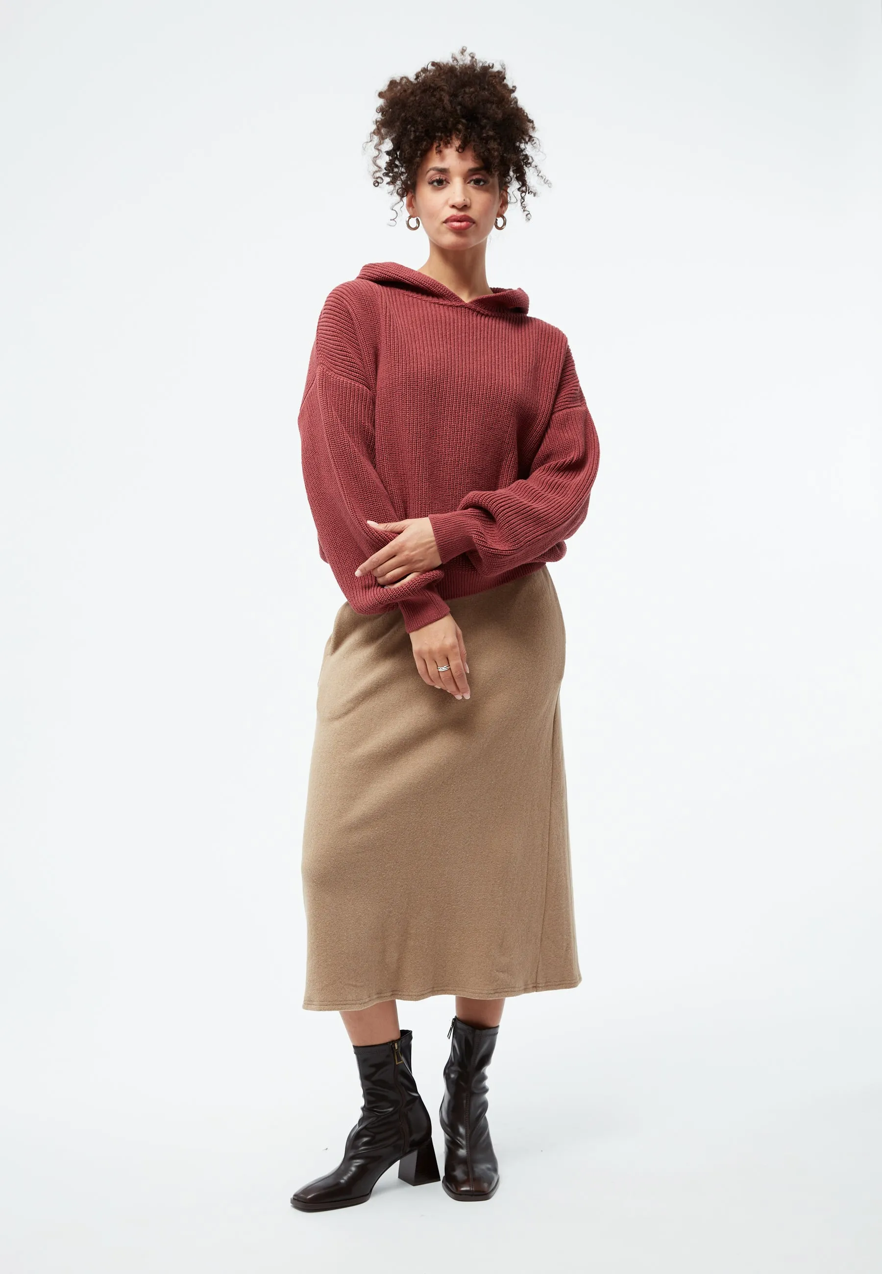 Knitted sweater GBMARIELLA relaxed fit made of organic cotton with hood - Cranberry Givn Berlin