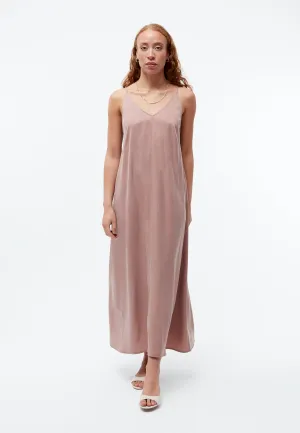 Maxi dress GBROXIE made of TENCEL™ with peach effect - Rosewood Givn Berlin