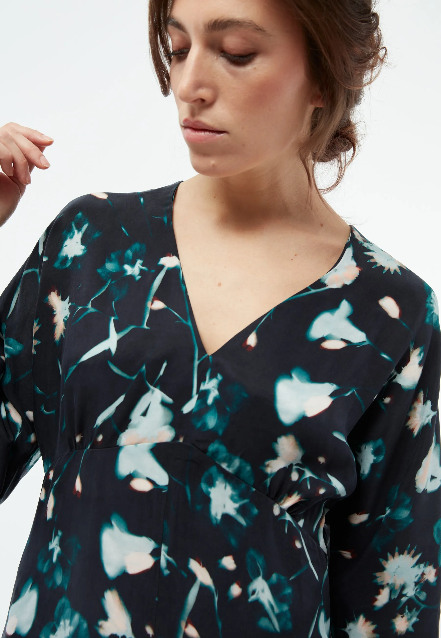 Midi dress GBANISSA made of Cupro (Bemberg™) - Black / Dark Teal (Flowers) Givn Berlin
