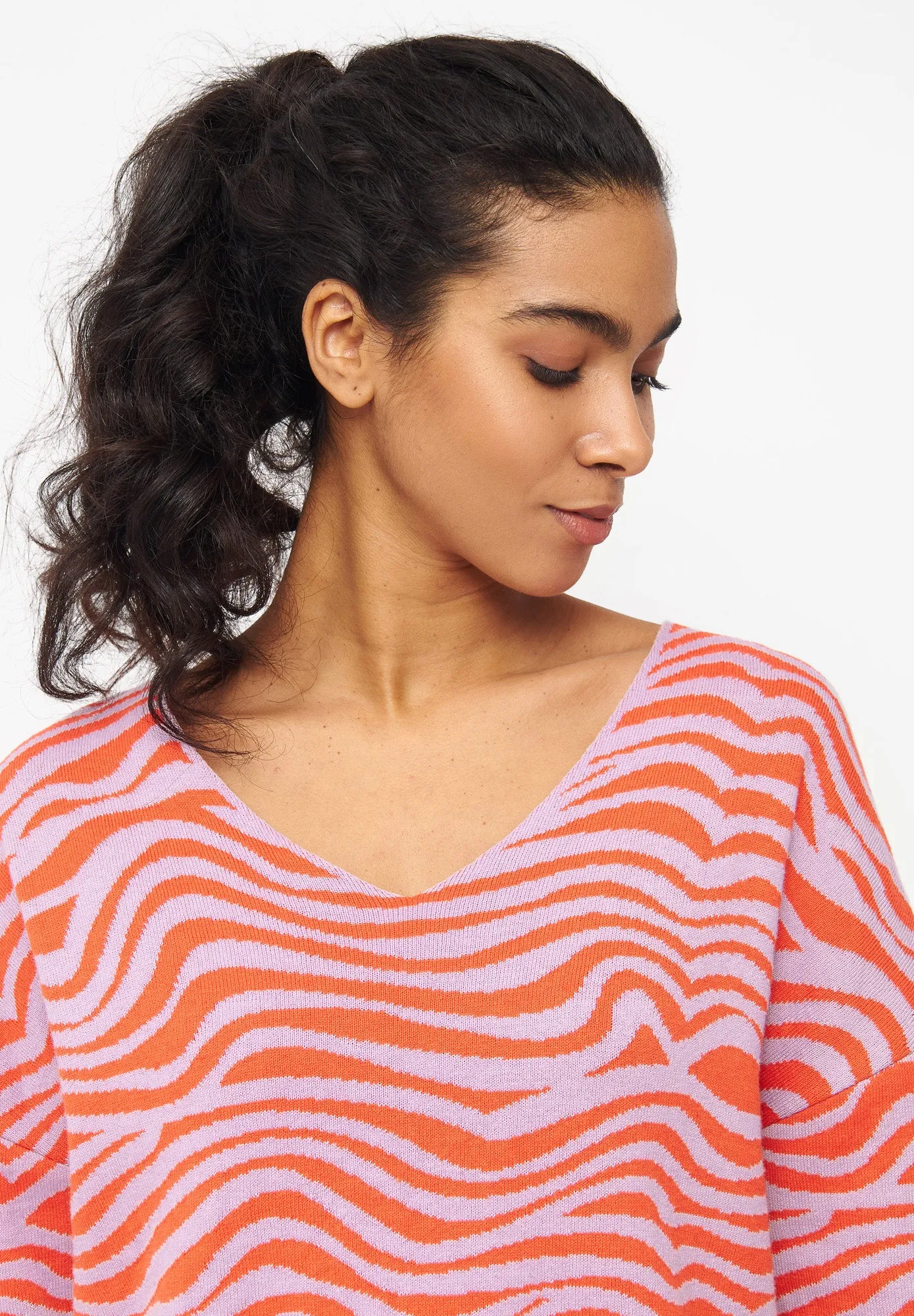 Organic Cotton Jacquard Knit Sweater PALOMA - Lavender / Orange (Waves) Givn Berlin