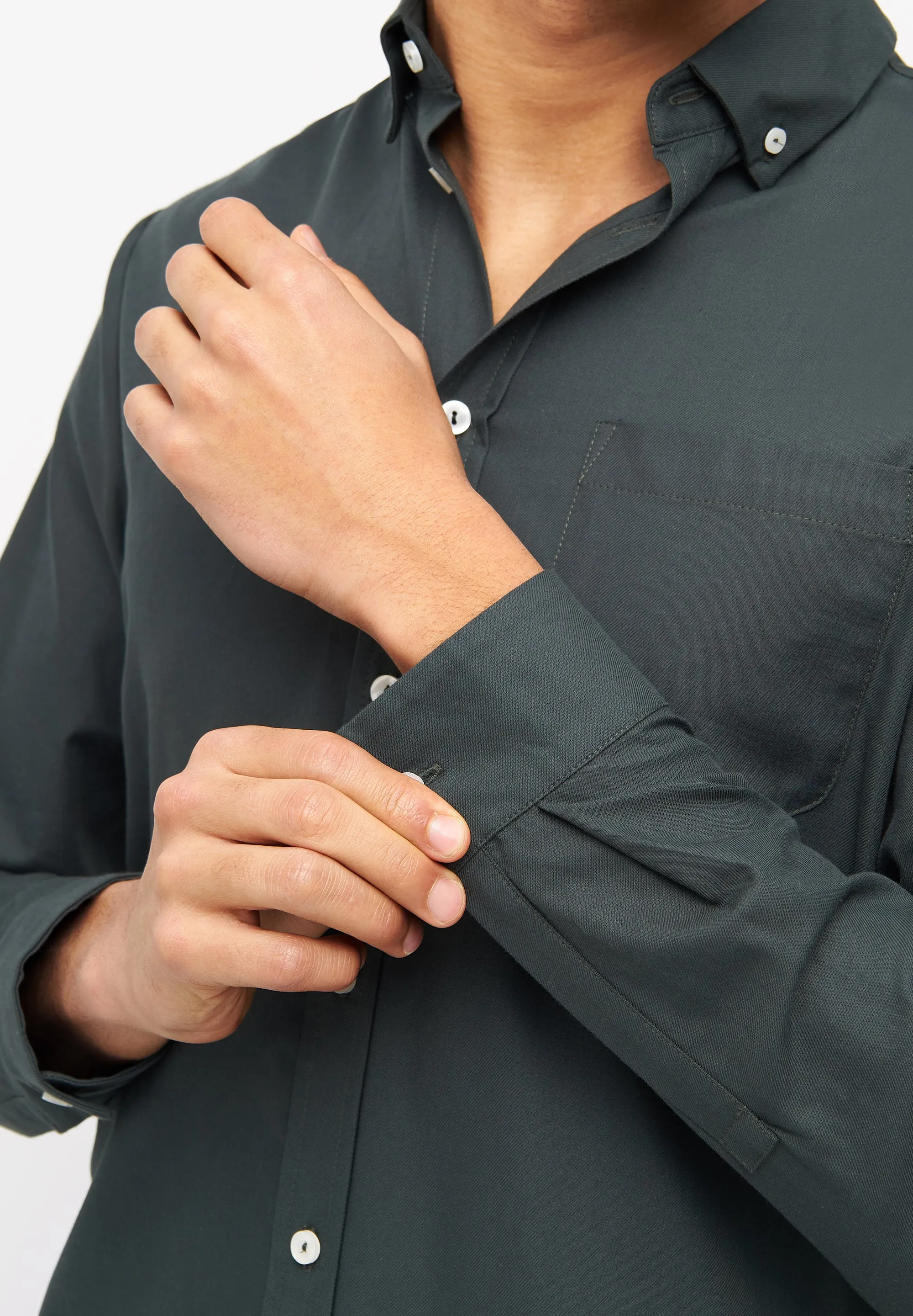 Organic cotton shirt BENNET - Pine green Givn Berlin
