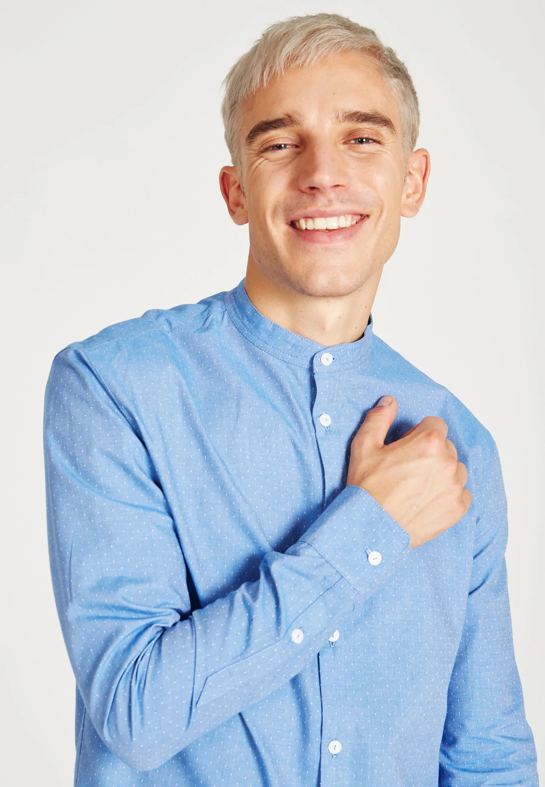 Organic Cotton Stand-Up Collar Shirt WES - Light Blue (Dots) Givn Berlin
