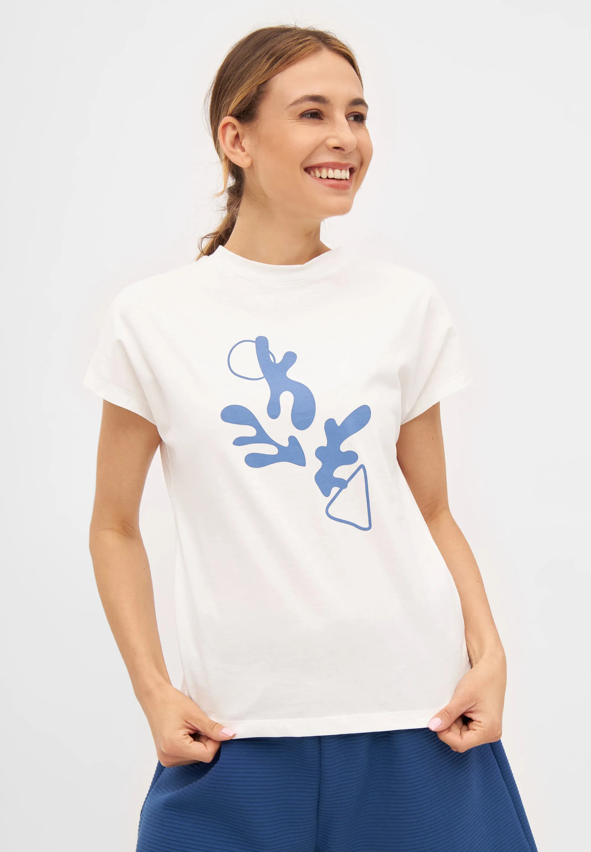 Organic Cotton T-shirt LAILA (Coral) - White Givn Berlin
