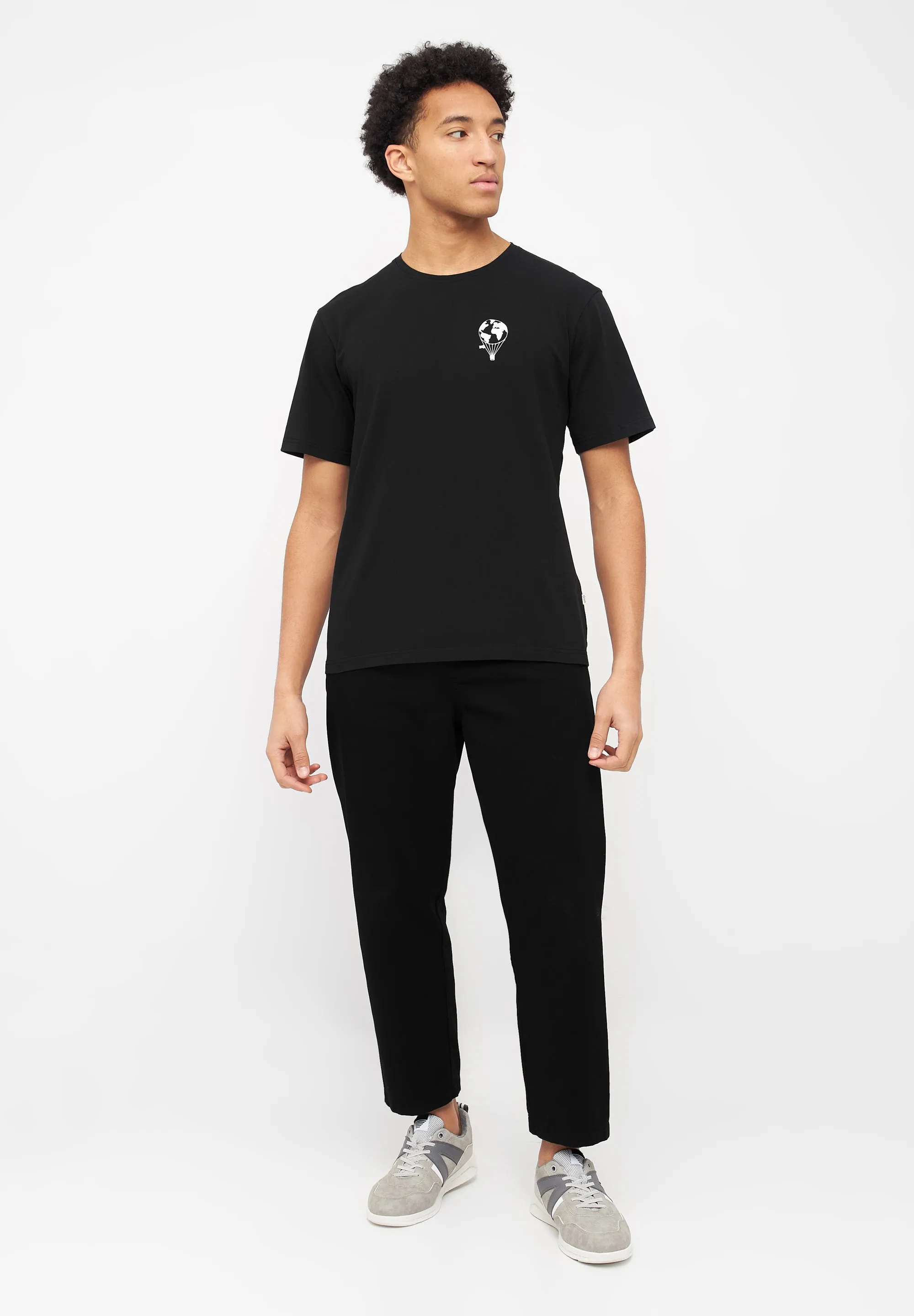 Organic Cotton T-shirt LASSE (Balloon) - Black Givn Berlin