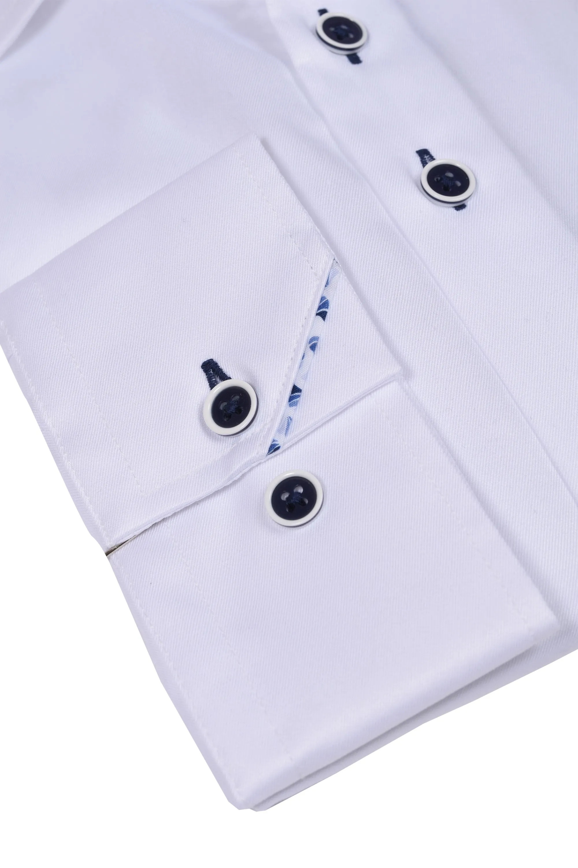 R2 Cutaway Collar White