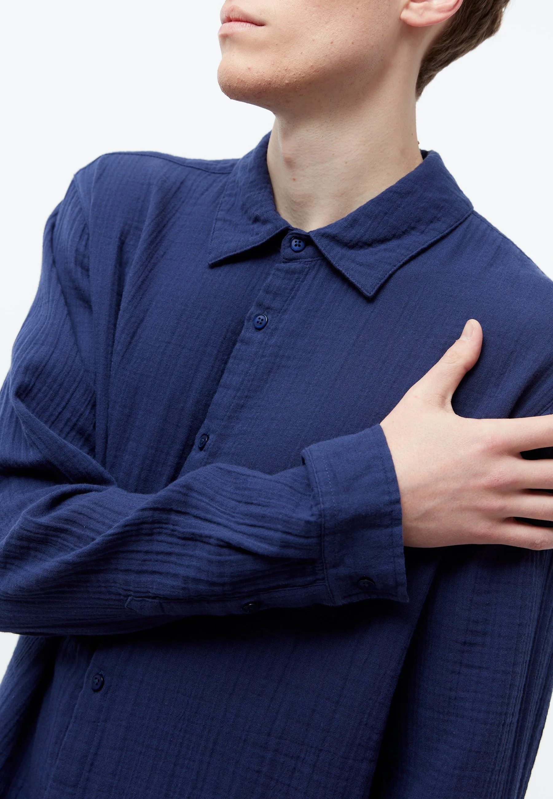 Shirt GBHOLGER out of organic cotton muslin in oversized fit Givn Berlin