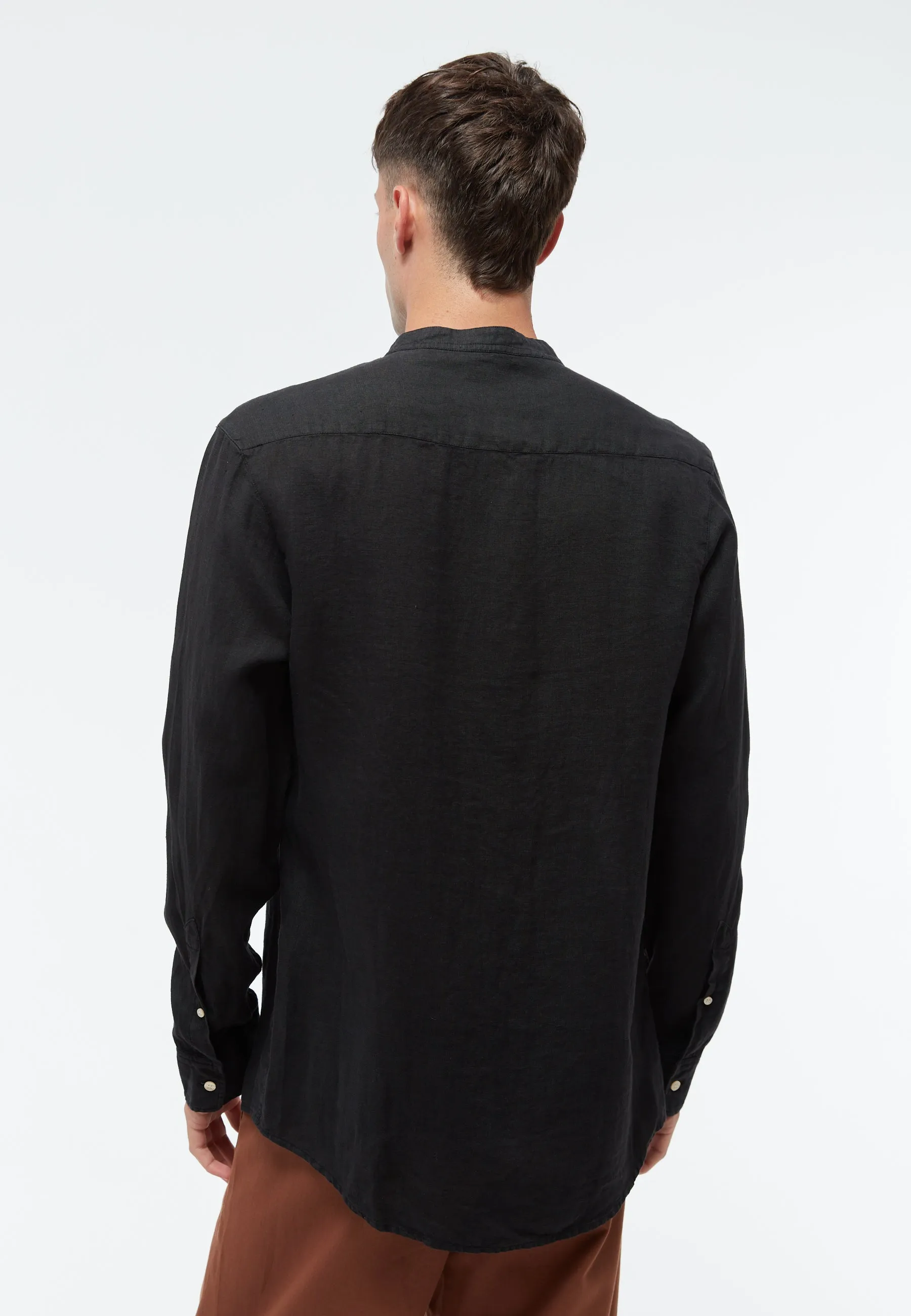 Shirt GBWES out of linen iwth stand-up collar Givn Berlin