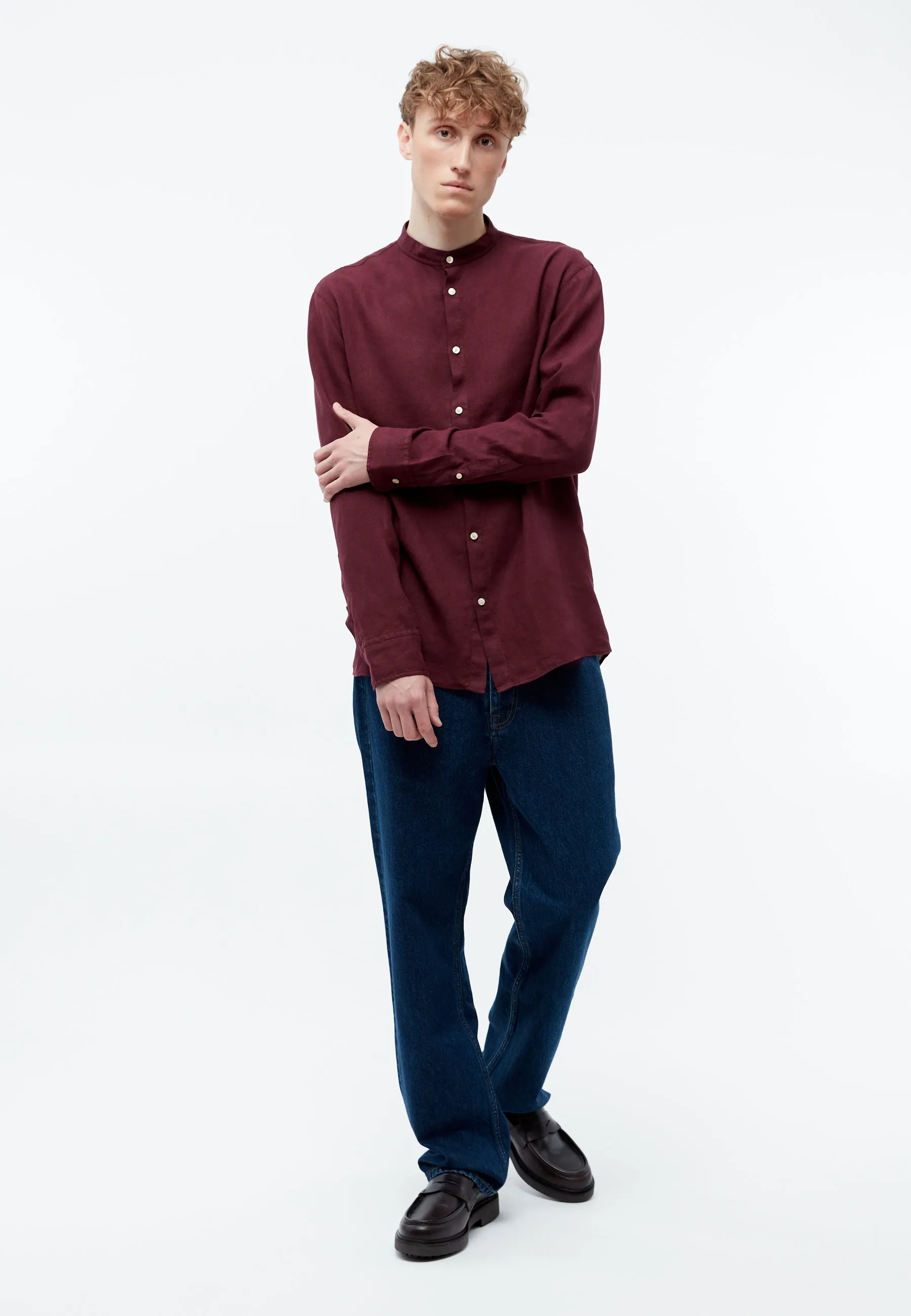 Shirt GBWES out of linen iwth stand-up collar Givn Berlin