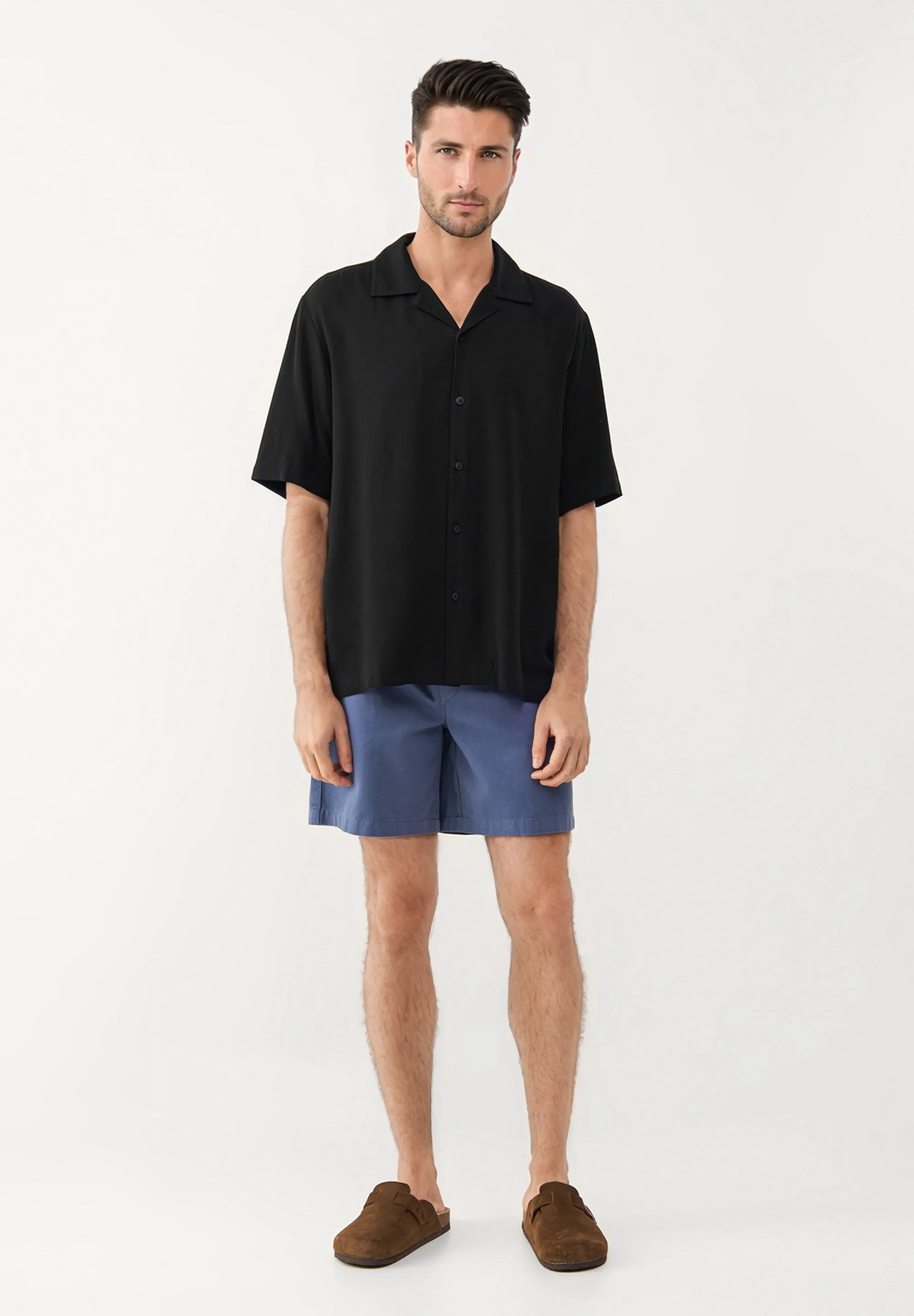 Short-sleeved shirt GBLUCA from LENZING™ ECOVERO™ - Black Givn Berlin