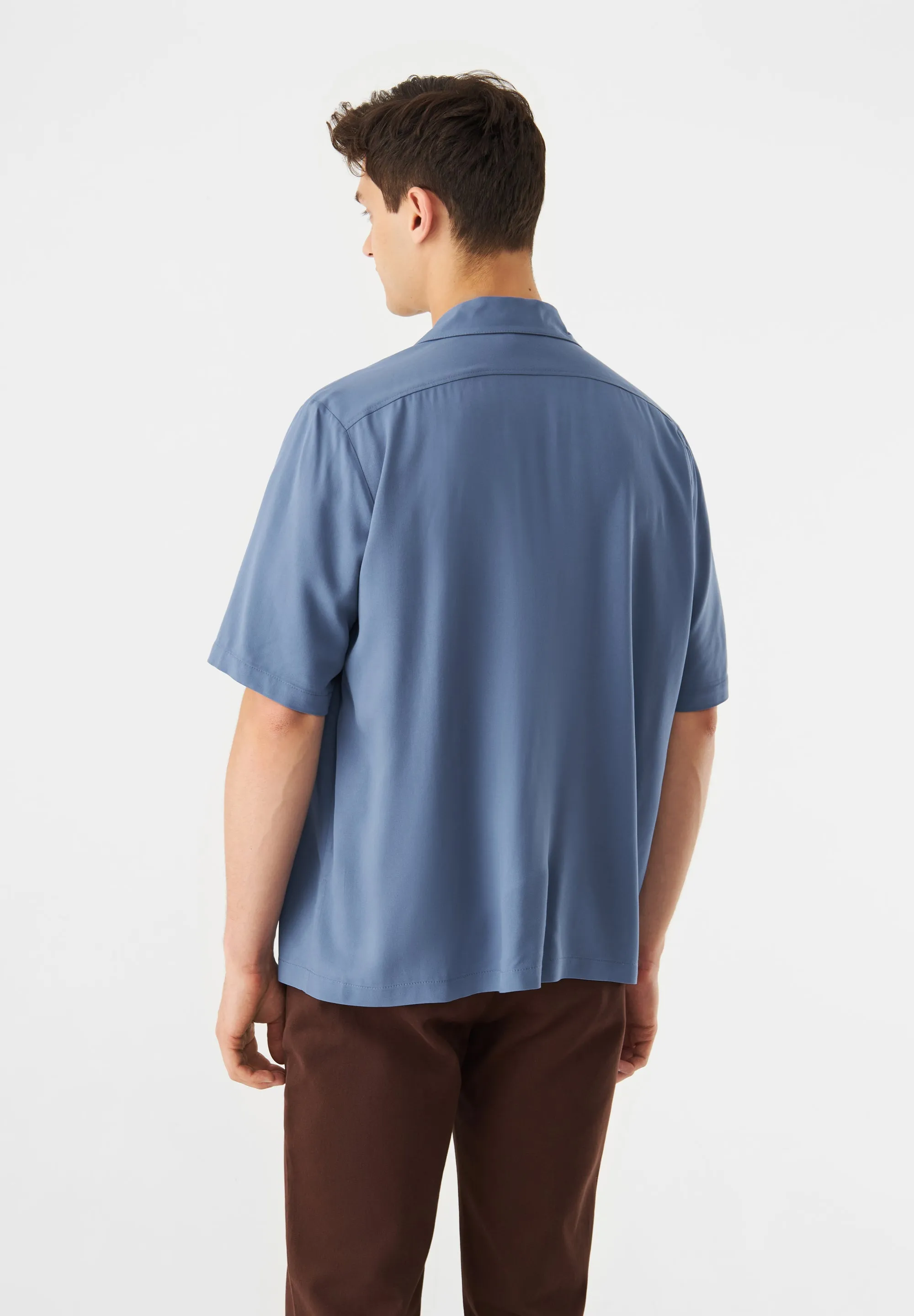 Short-sleeved shirt GBLUCA from LENZING™ ECOVERO™ - Steel Blue Givn Berlin