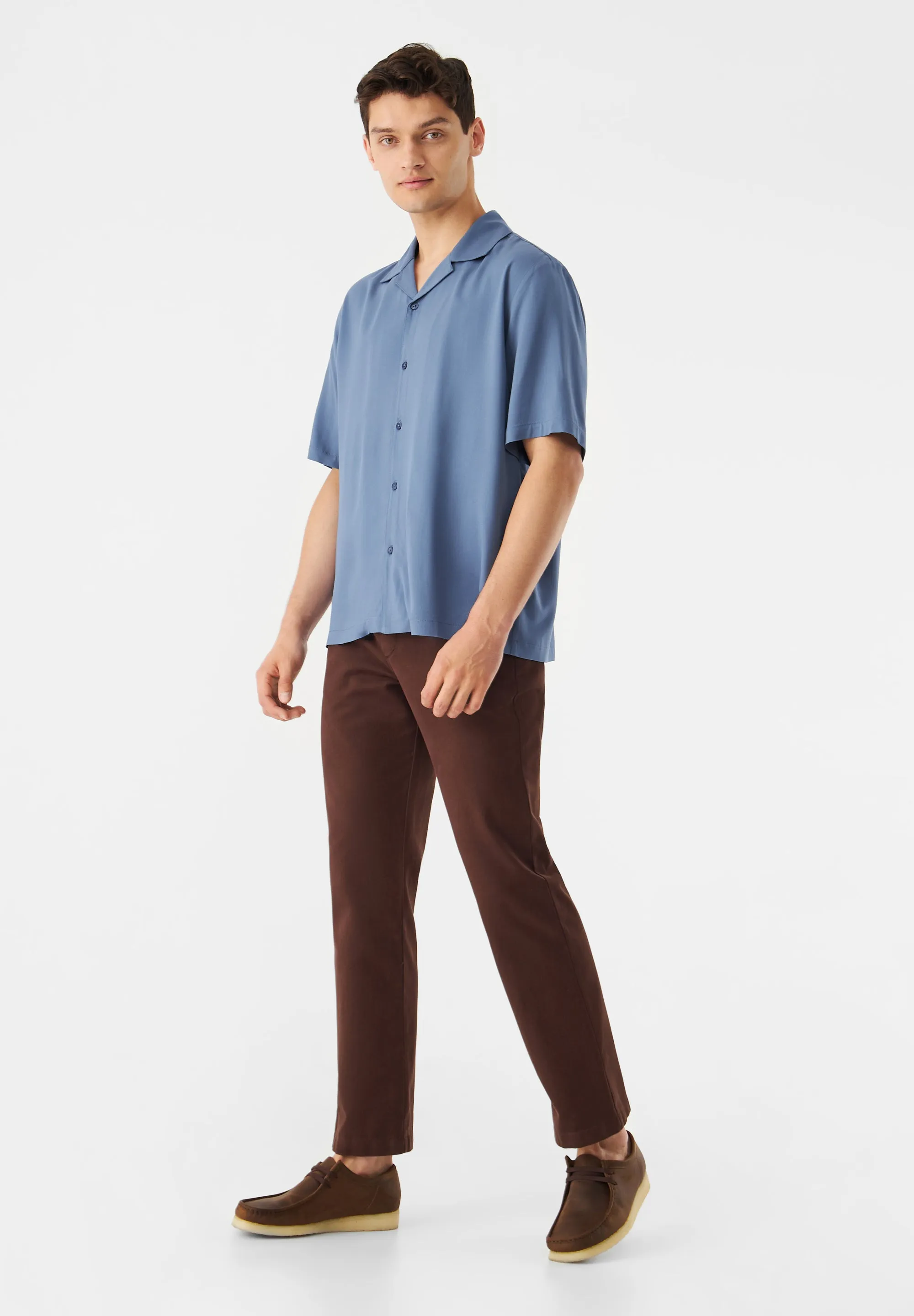 Short-sleeved shirt GBLUCA from LENZING™ ECOVERO™ - Steel Blue Givn Berlin