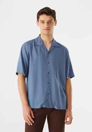 Short-sleeved shirt GBLUCA from LENZING™ ECOVERO™ - Steel Blue Givn Berlin