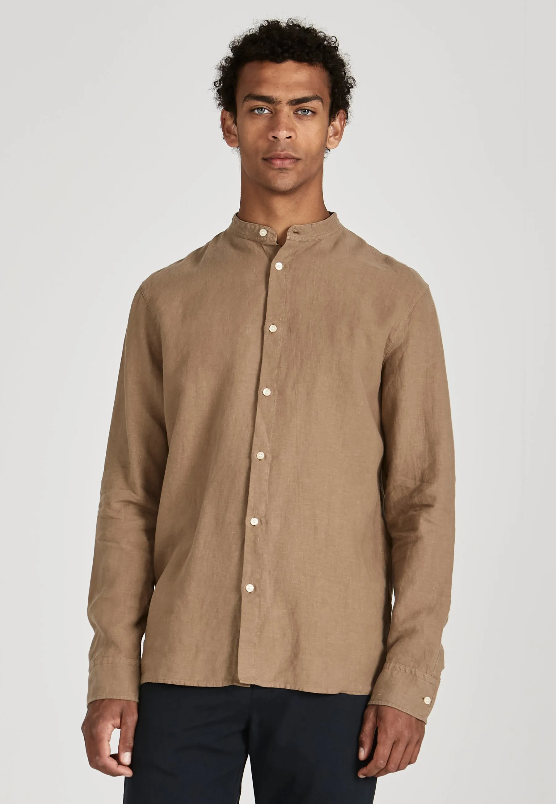 Stand-up collar linen shirt WES - Muddy Brown (Linen) Givn Berlin