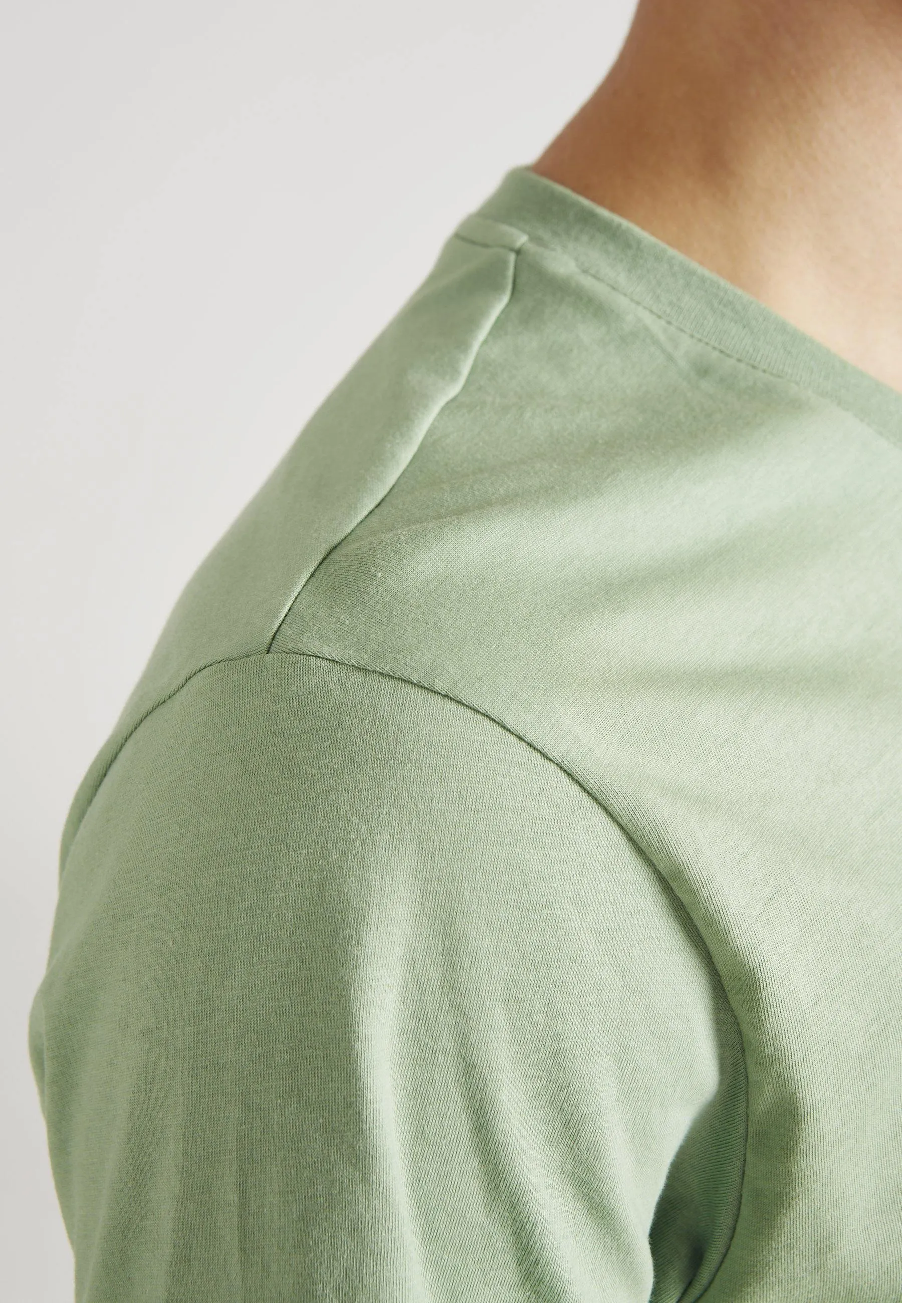 T-shirt COLBY (Explore) organic cotton - Apple Green Givn Berlin