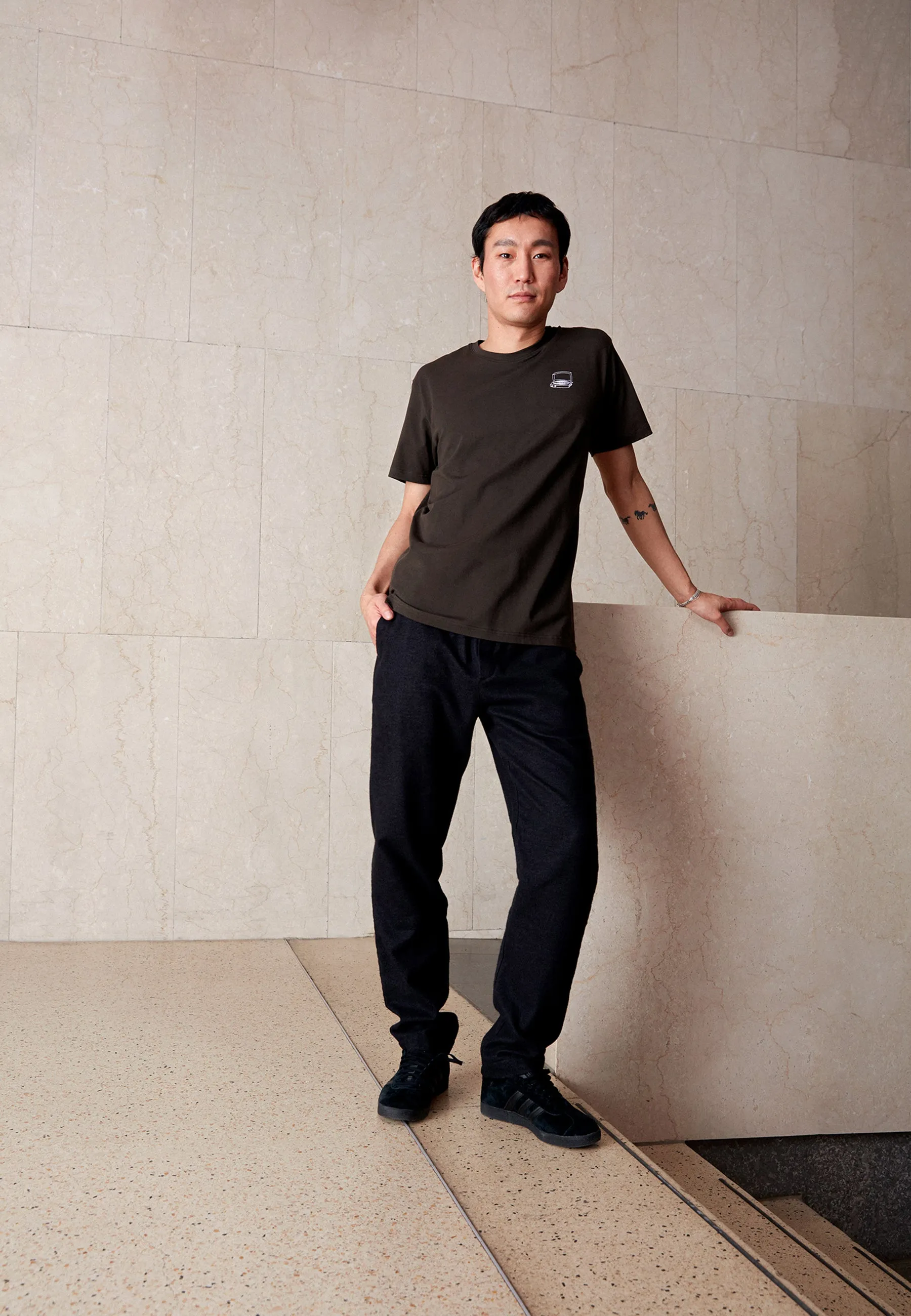 T-shirt GBCOLBY (Recordplayer) made from organic cotton - Dark Olive Givn Berlin