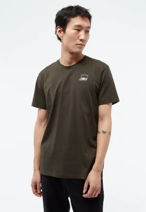 T-shirt GBCOLBY (Recordplayer) made from organic cotton - Dark Olive Givn Berlin