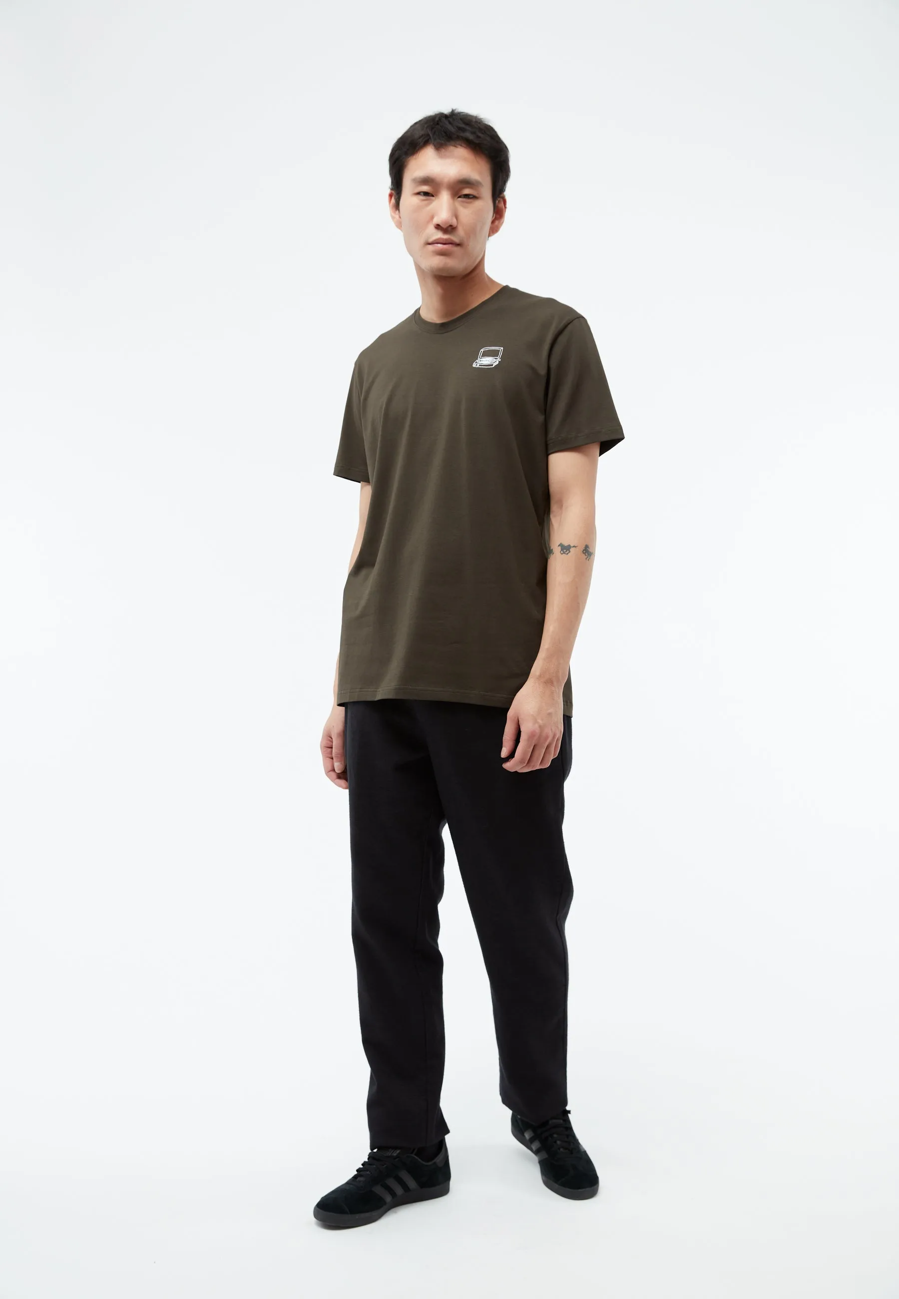 T-shirt GBCOLBY (Recordplayer) made from organic cotton - Dark Olive Givn Berlin