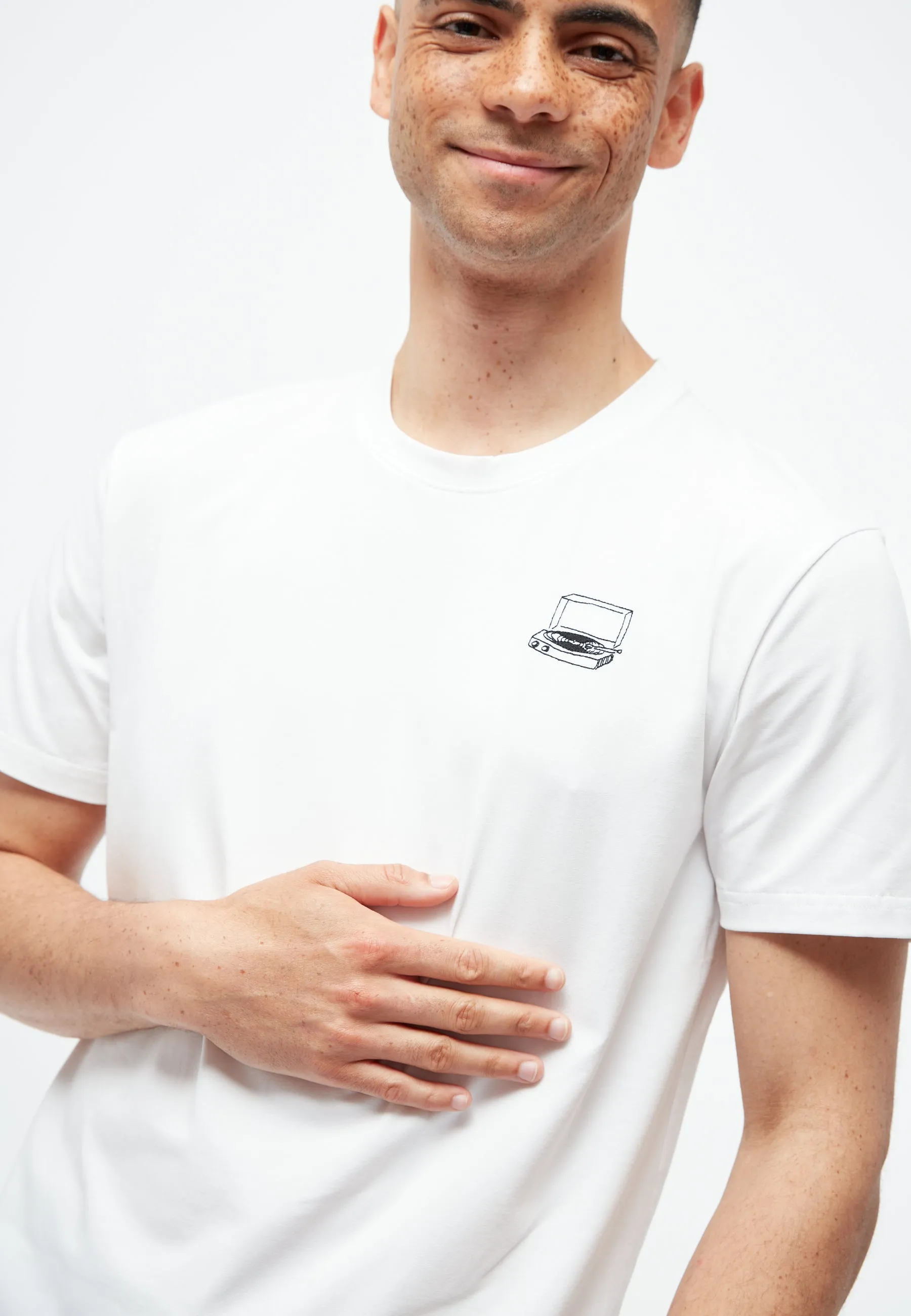 T-shirt GBCOLBY (Recordplayer) made from organic cotton - White Givn Berlin