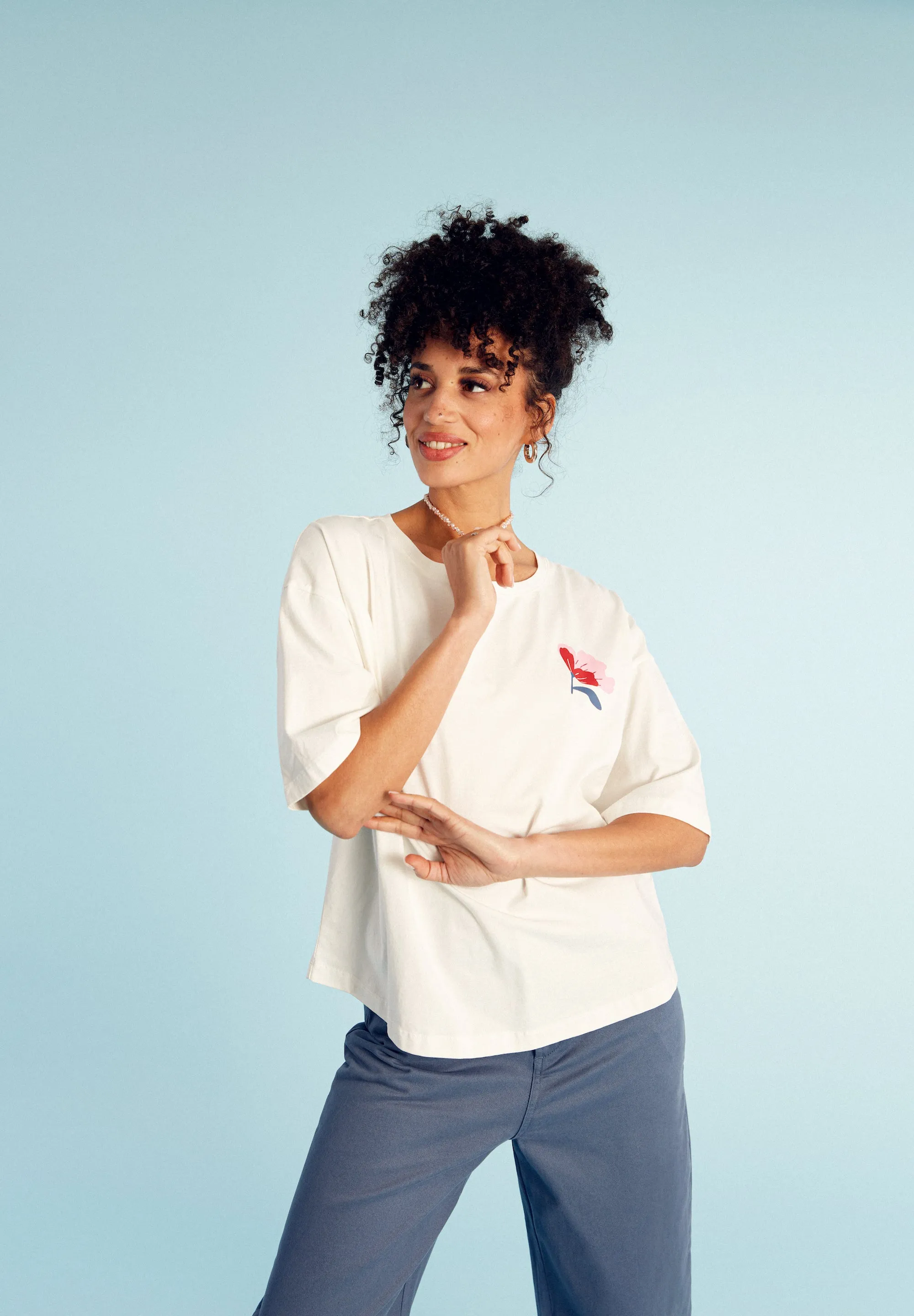 T-shirt GBJOLINA (Flower) Loose Fit Made From Organic Cotton - White Givn Berlin