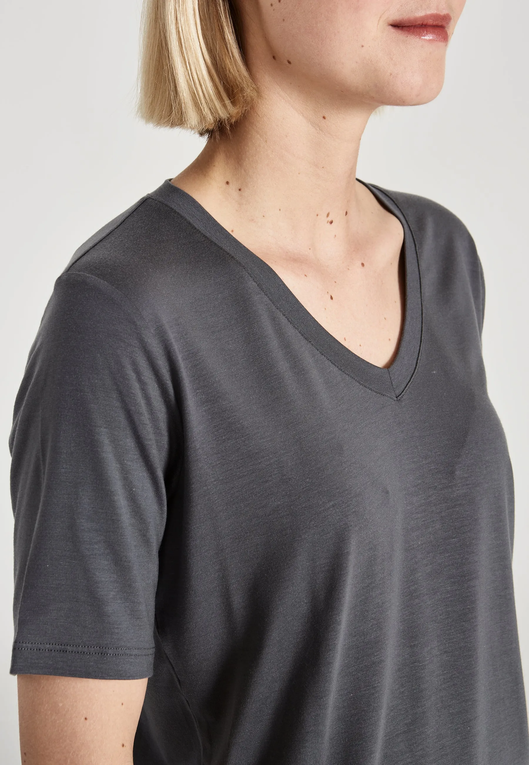 T-shirt JANE in TENCEL™ Lyocell - Shadow Grey (Tencel) Givn Berlin