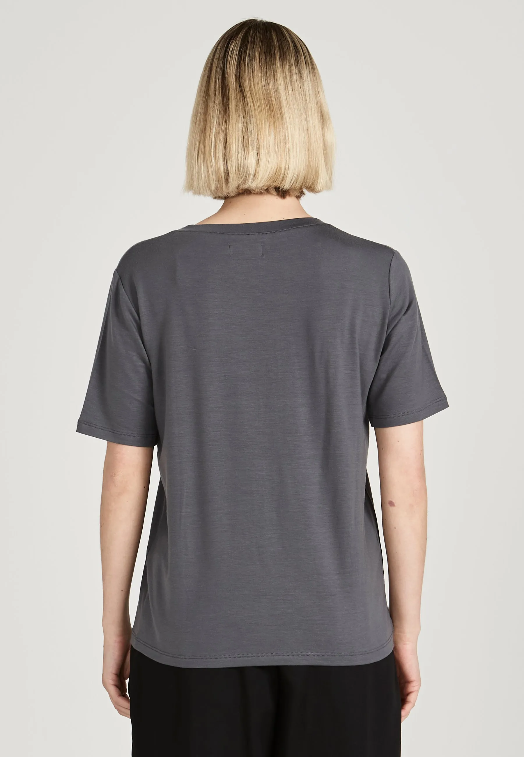 T-shirt JANE in TENCEL™ Lyocell - Shadow Grey (Tencel) Givn Berlin